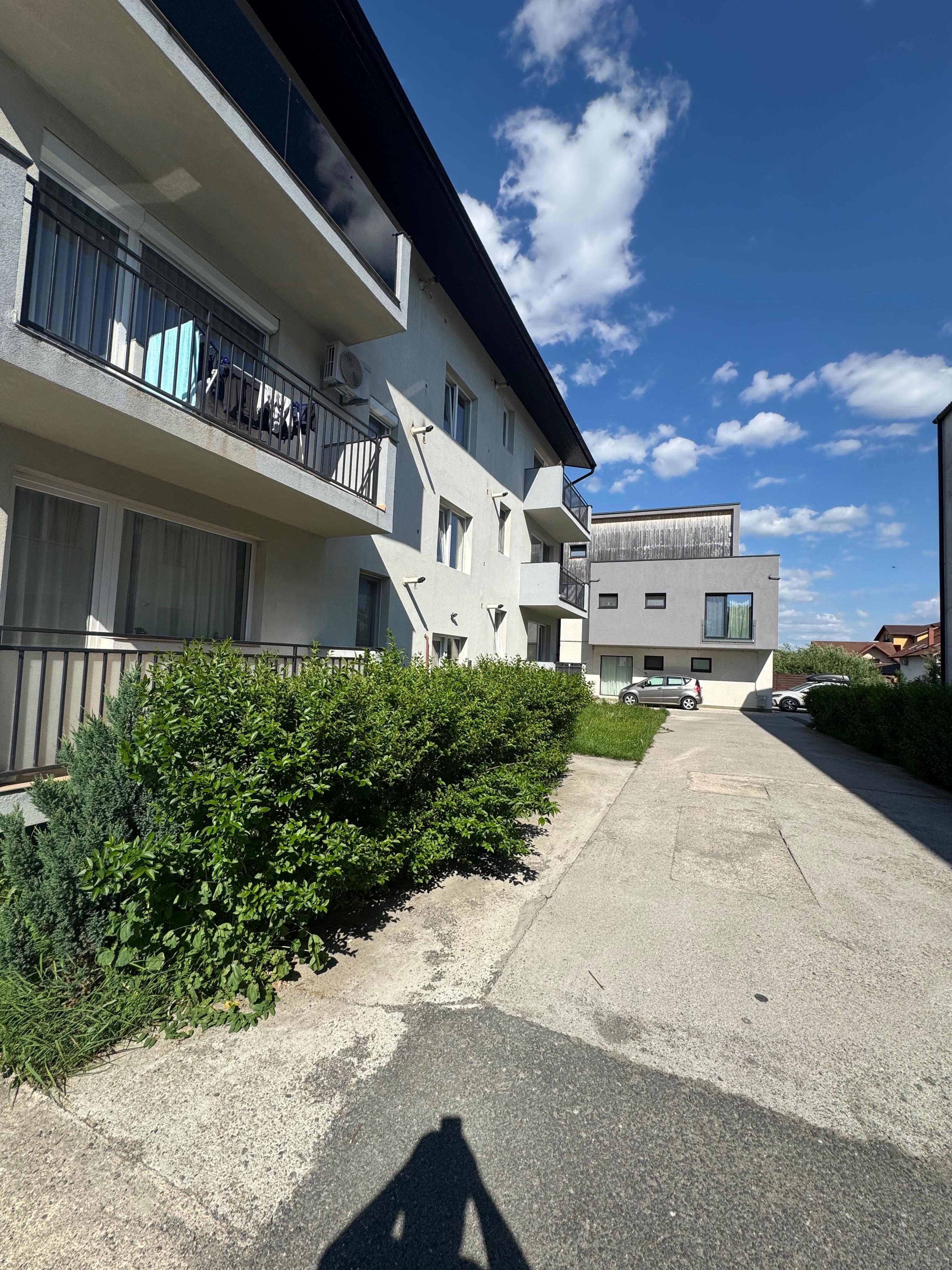 Apartament de închiriat - imagine 1