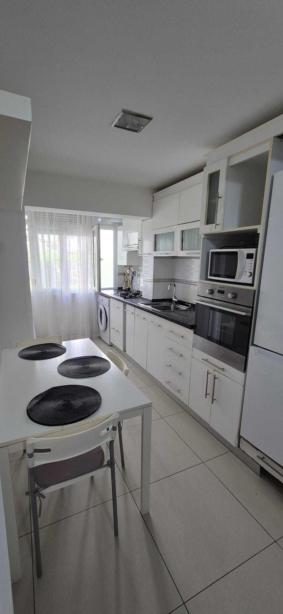 Apartament 2 camere de inchiriat- Ostroveni (zona Maidan) - imagine 1