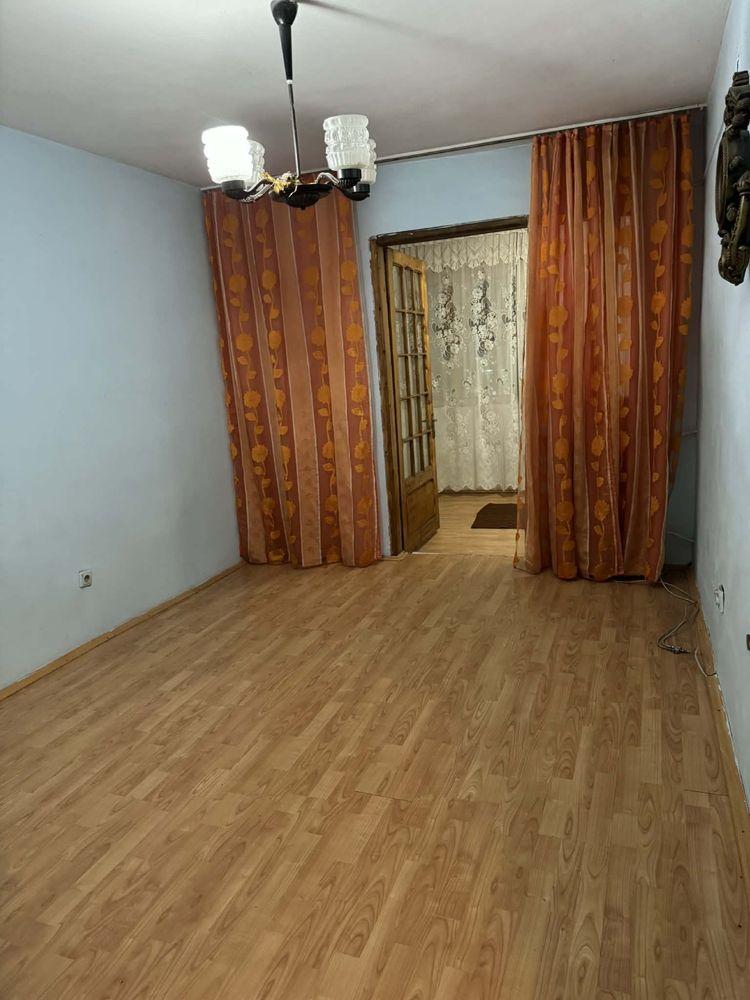 Apartament 2 camere+balcon, decomandat, nord, etaj 3/4 - imagine 1