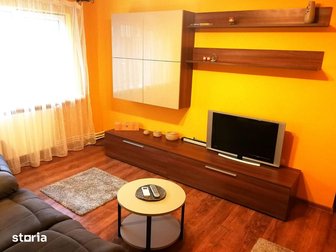 3 camere Podu Roș(1001 Articole) | renovat | 2 balcoane | 10 min Palas