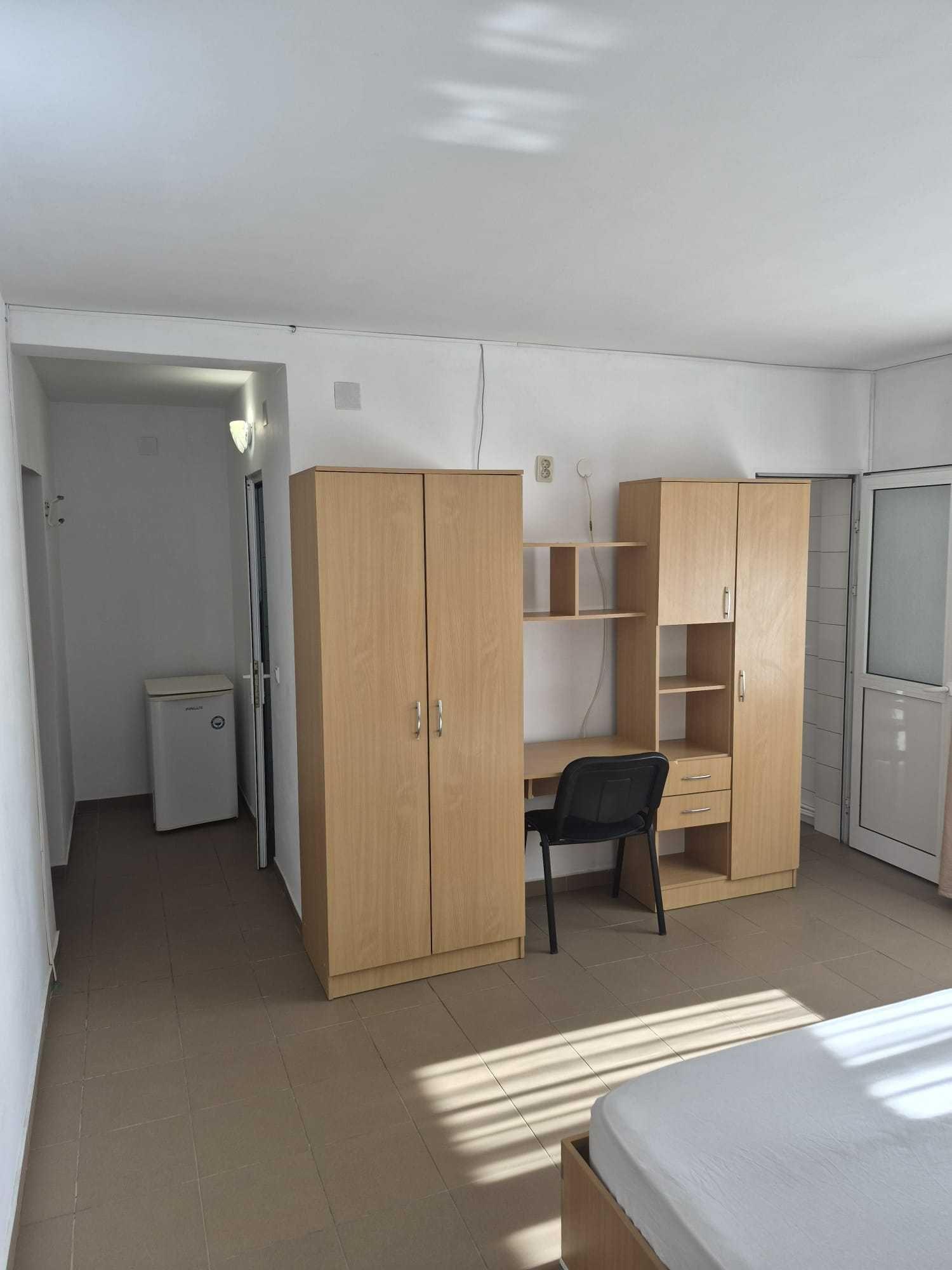 Pf Apartament cu 1 camera zona Podul de Fier