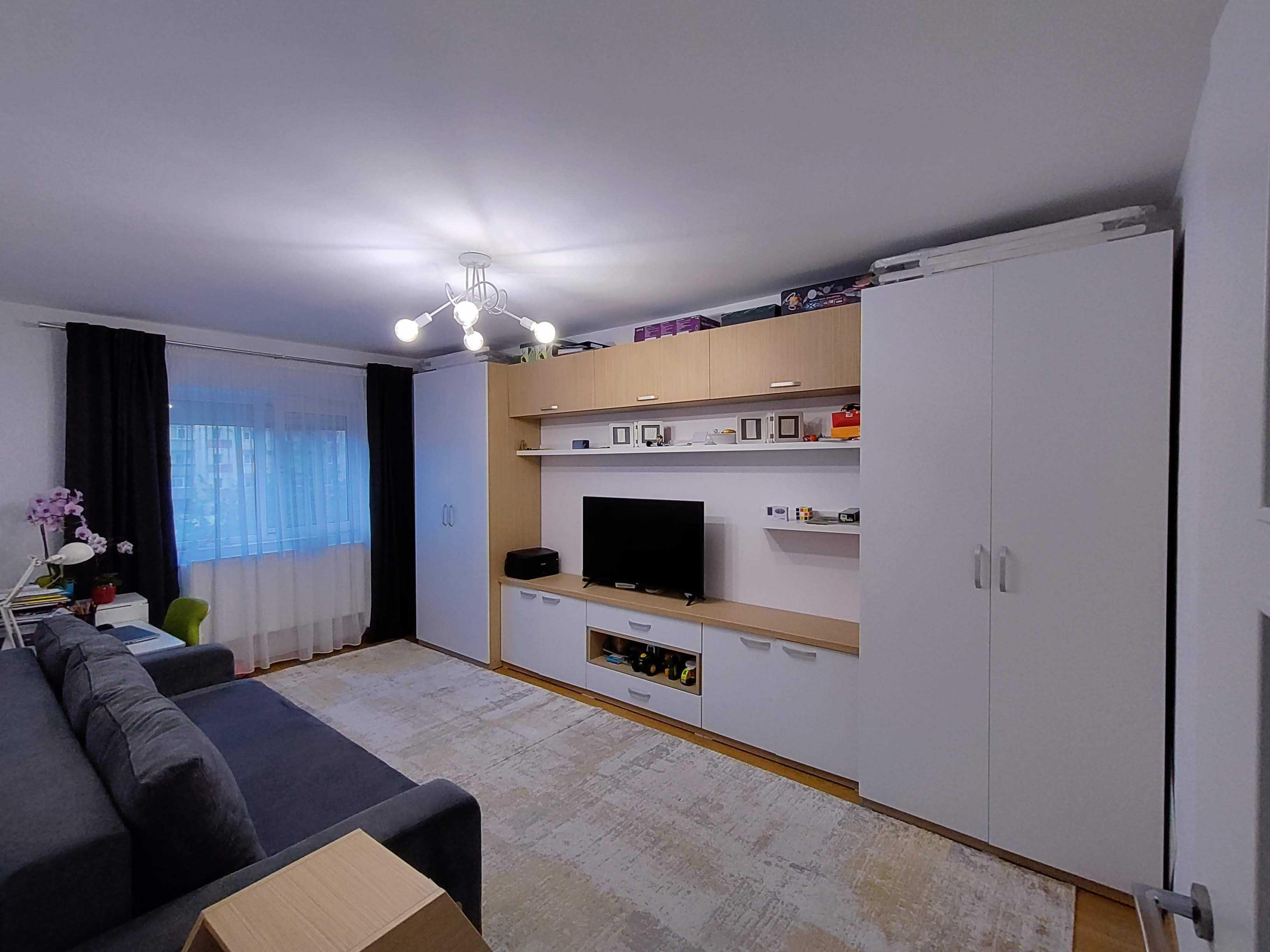 PF inchiriez Apartament 2 camere - Podul de Fier