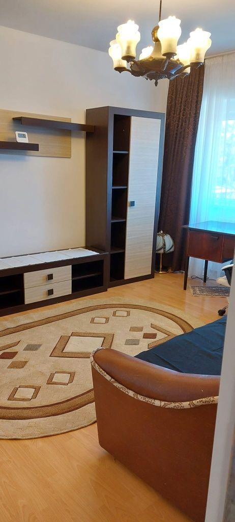 Închiriez ap 2 camere decomandat podul de fier