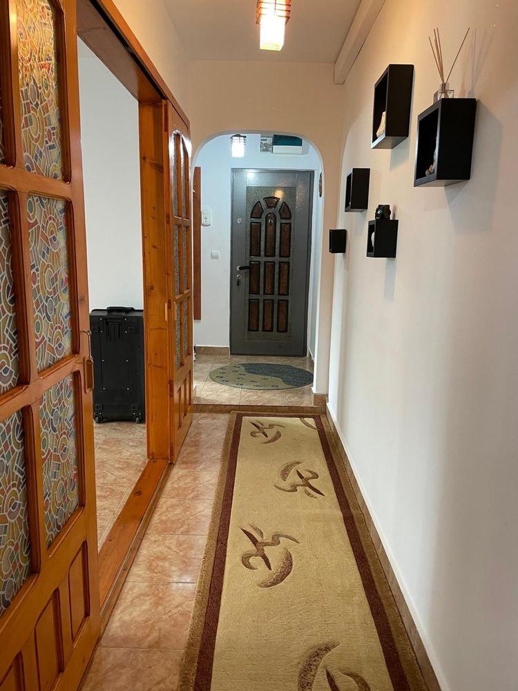 Inchiriez apart. 2 camere Zona f. buna Podu Ros - p.f.