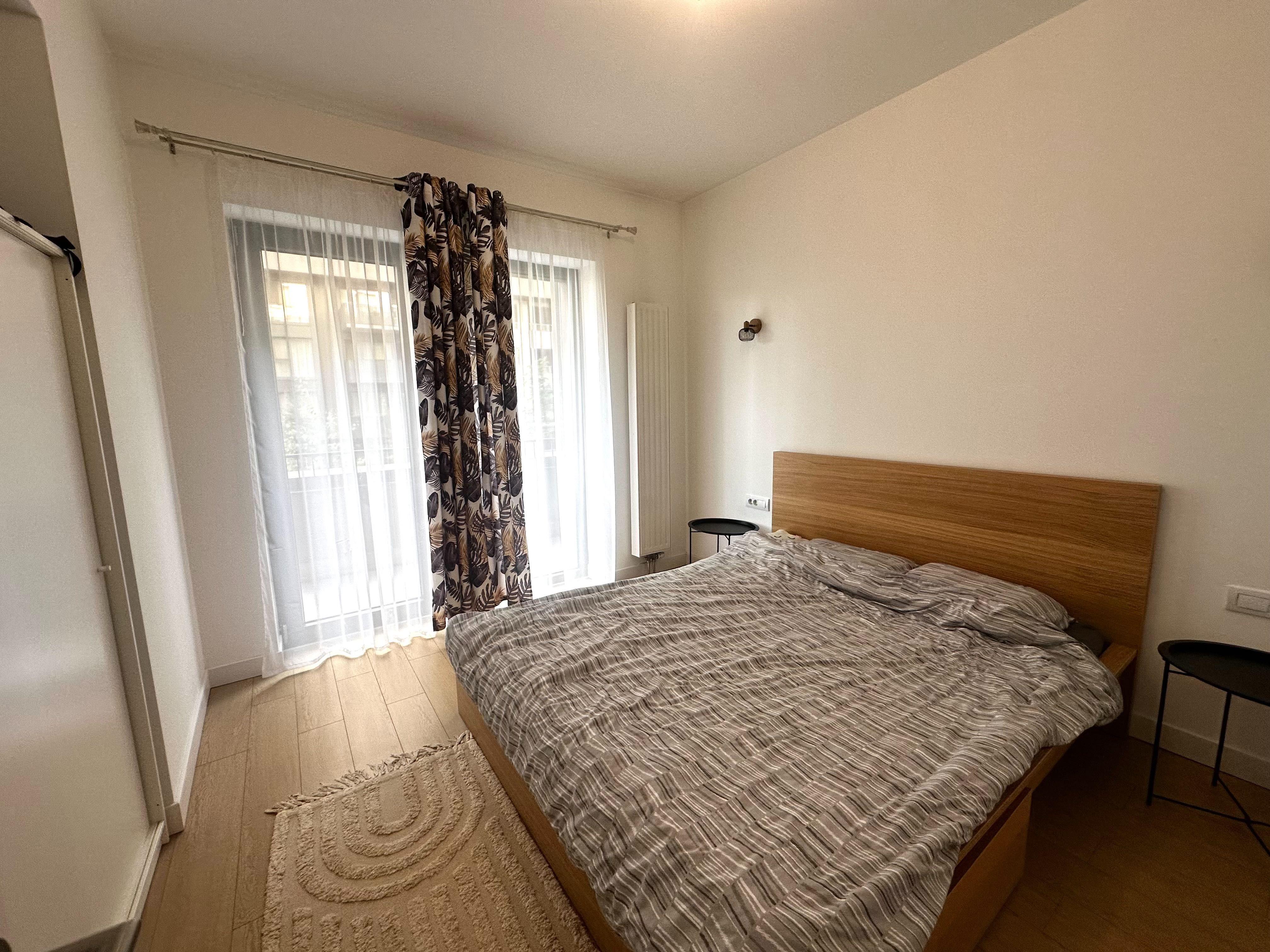Închiriere - apartament cu 2 camere (Silk)