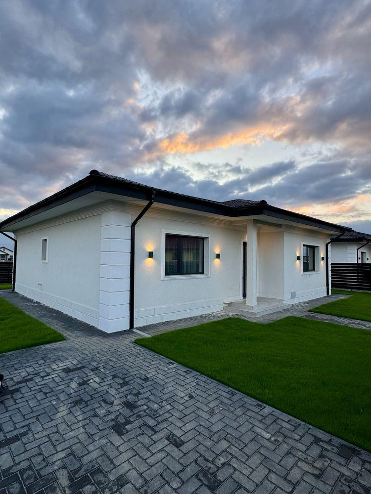 Casă INDIVIDUALĂ cu 4 camere, 2 băi, Miroslava-Vorovești-rond TLT, 420mp teren, asfalt, încalzire pardoseala, 159.950€