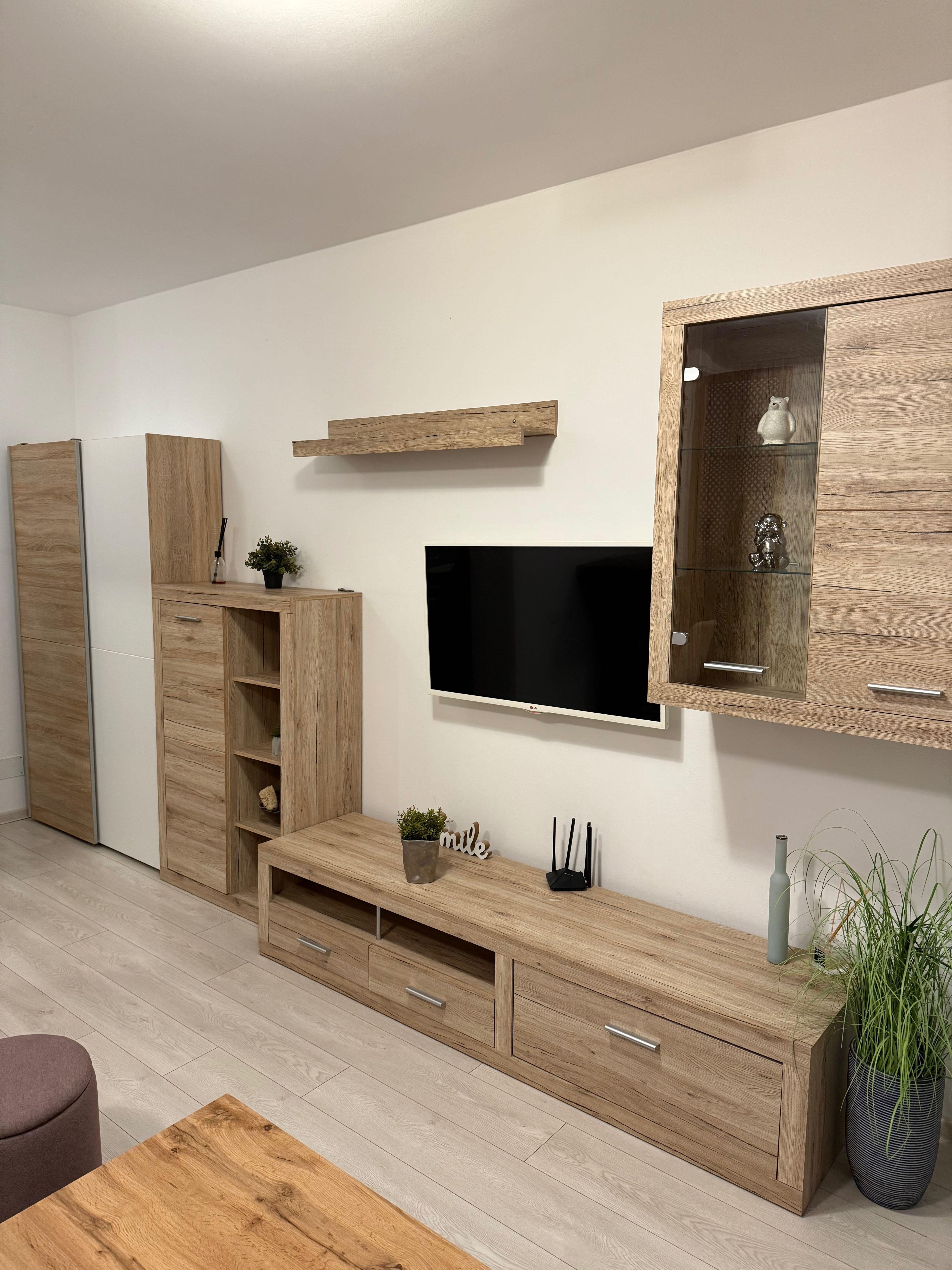 Închiriez apartament ARED Supeco