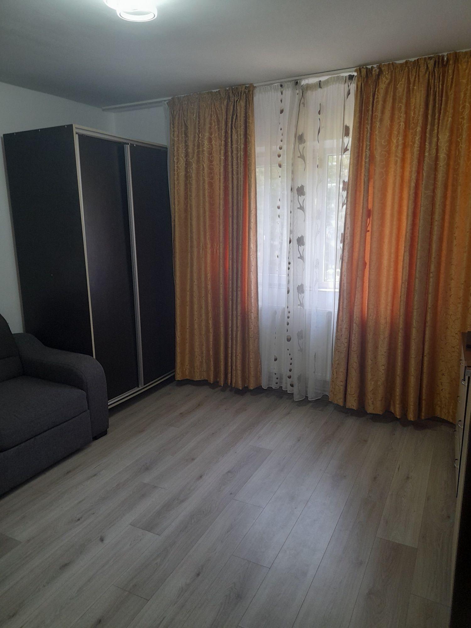 Închiriez Garsoniera confort 1 decomandat