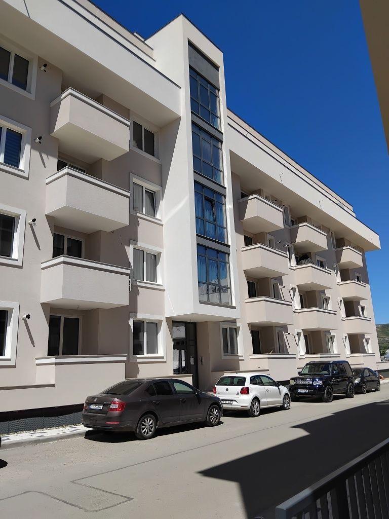Vând apartament.2 cam Floresti - imagine 1