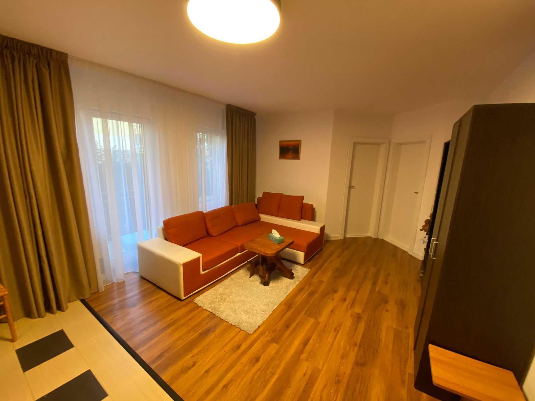 Apartament de vanzare 3 camere Floresti, zona Terra
