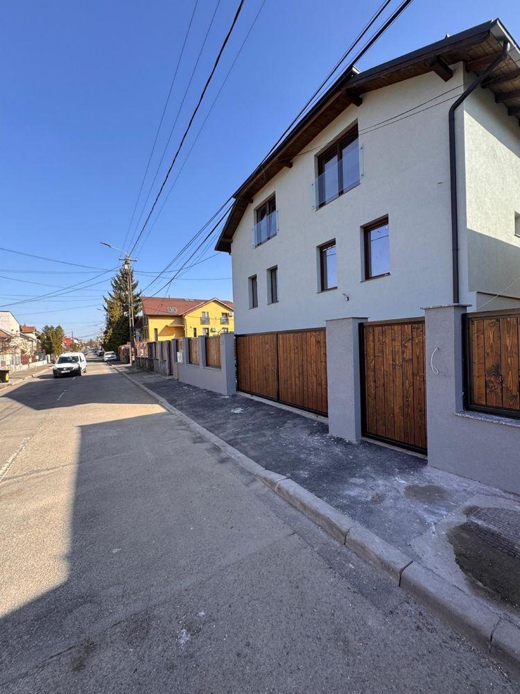 Vand casa tip duplex, D+P+M, NOU, finisata, situata in cartierul Gruia