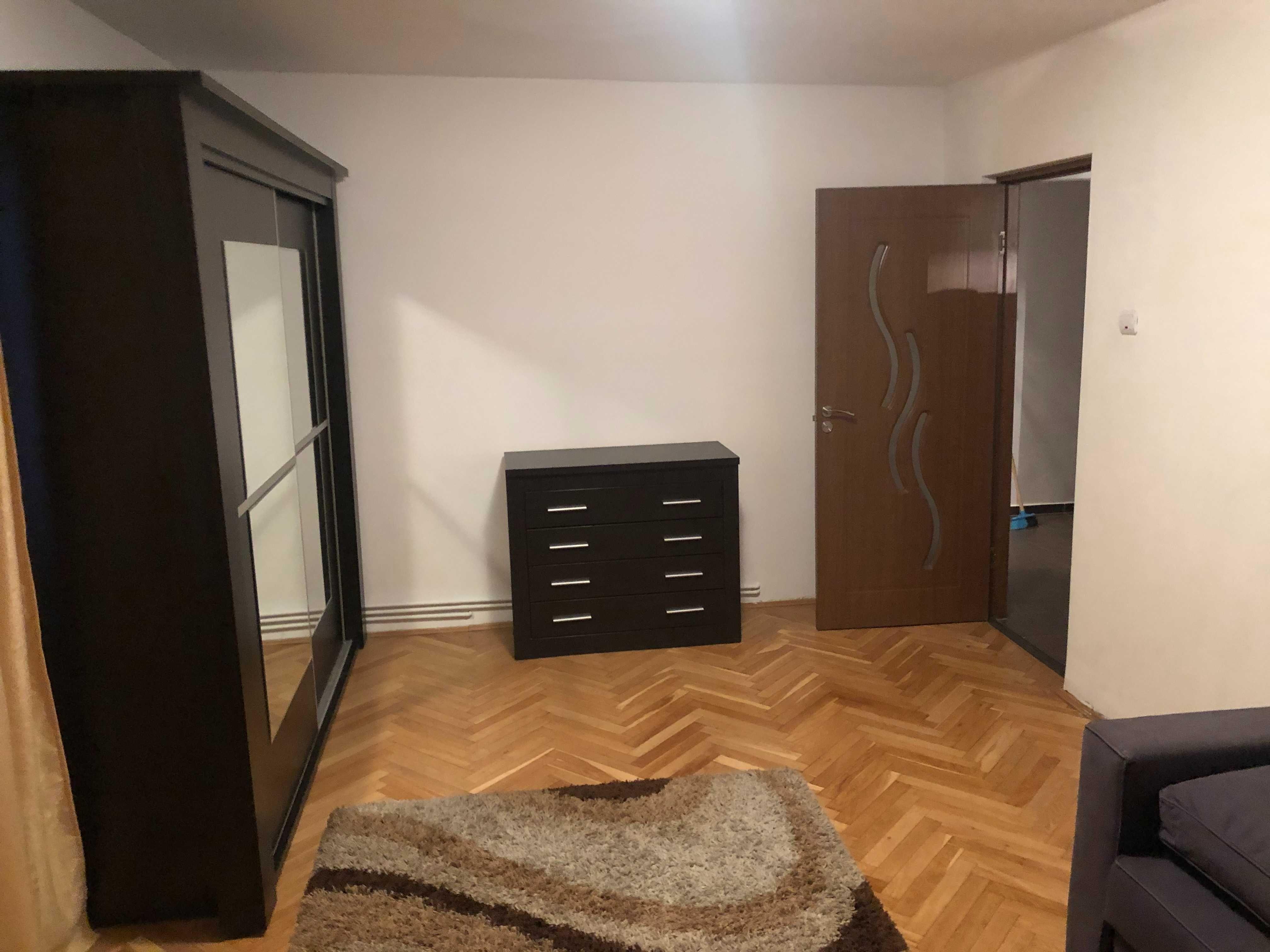PF Inchiriez ap 4 camere decomandat, 2 bai, str Campului nr 40