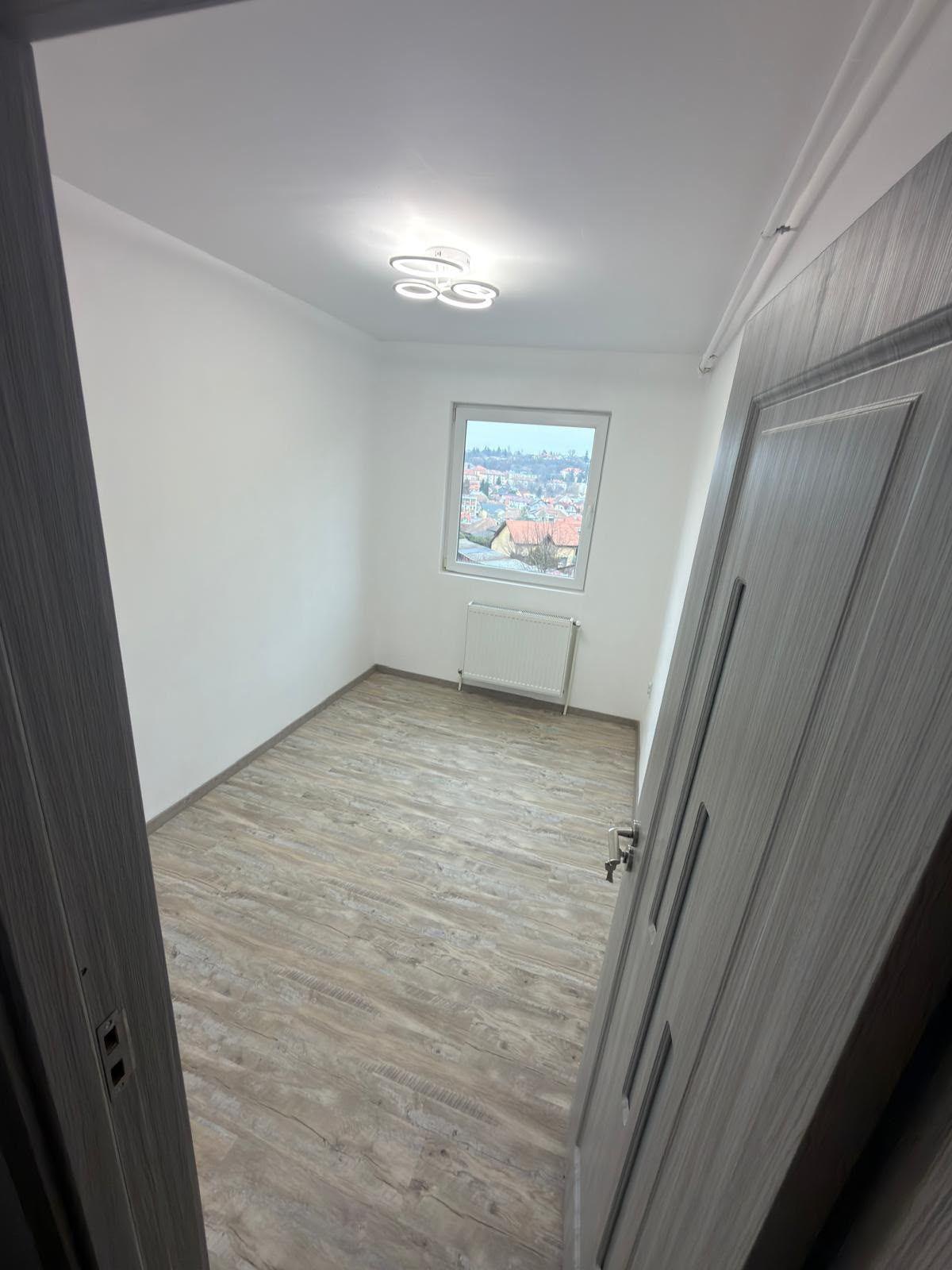 Apartament de vânzare 3 camere