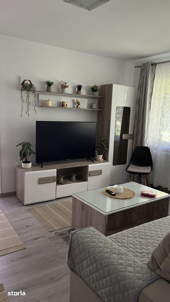 Închiriez ap. 2 camere semidecomandate, Brașov, zona Garii
