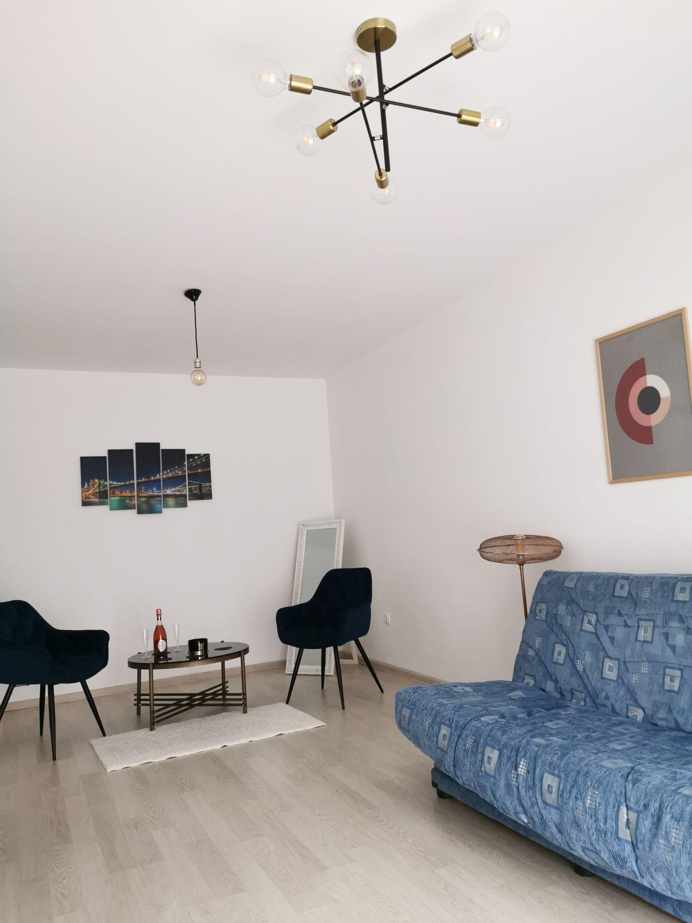Inchiriez Apartament 2 camere decomandat et 2/6 Avantgarden3 Faza IV Brașov