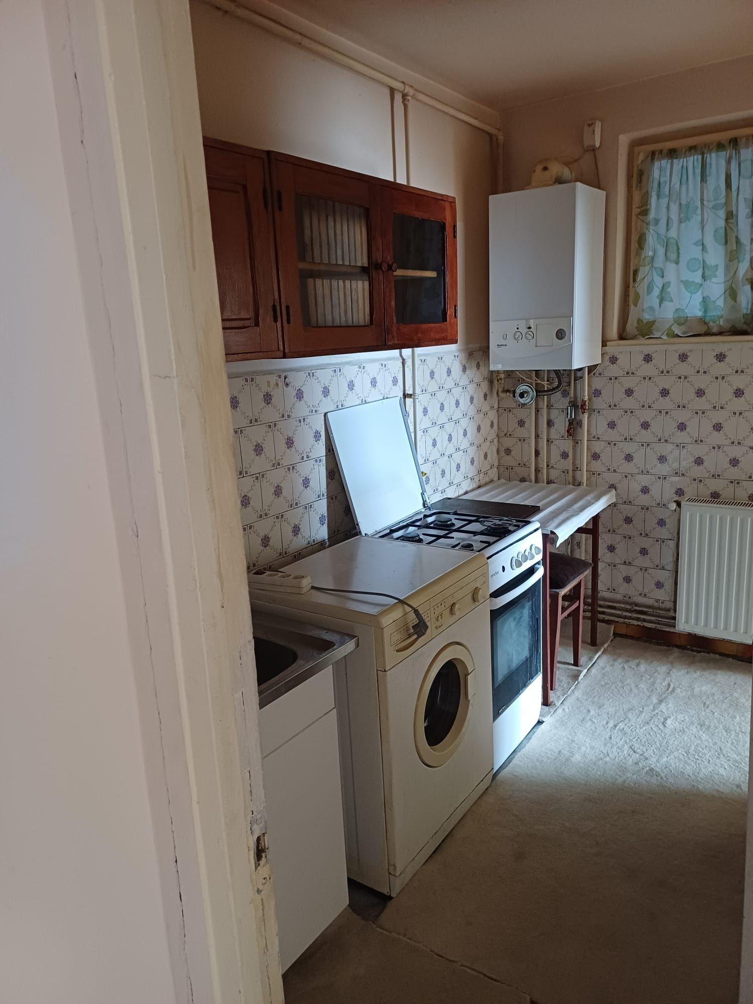 Proprietar închiriez ofer apartament doua camere
