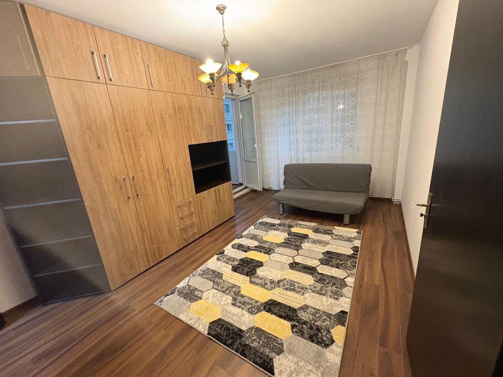 Inchiriez apartament 3 camere zona Grivitei