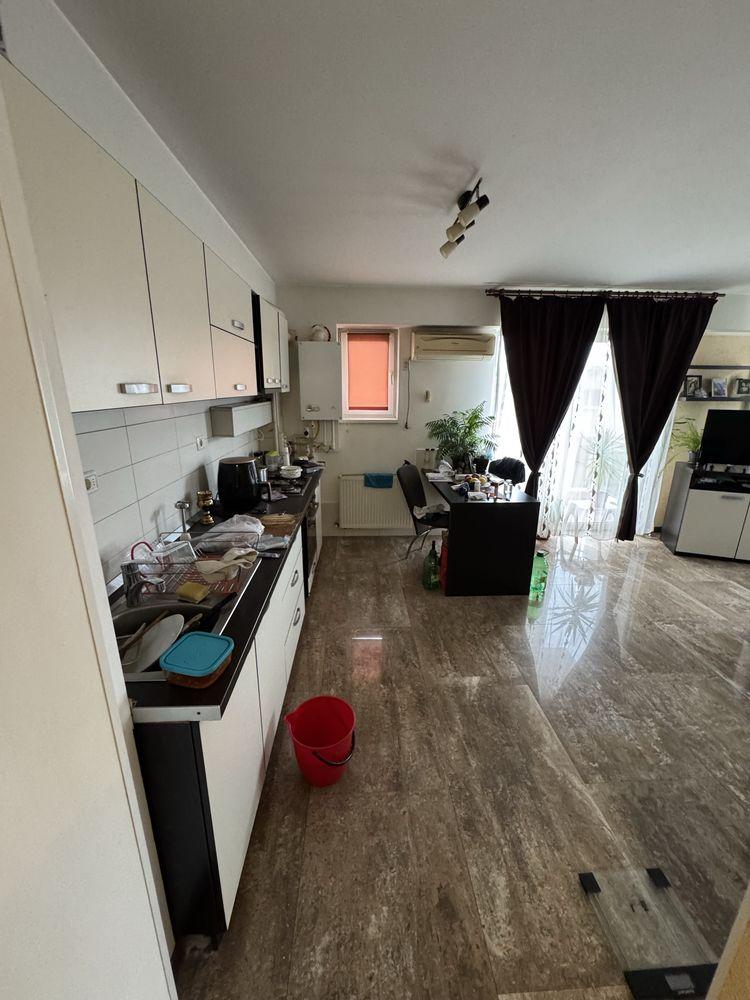 Vand garsoniera Tomis Nord 42 mp util. Etaj 4/5 cu lift. Bloc 2011