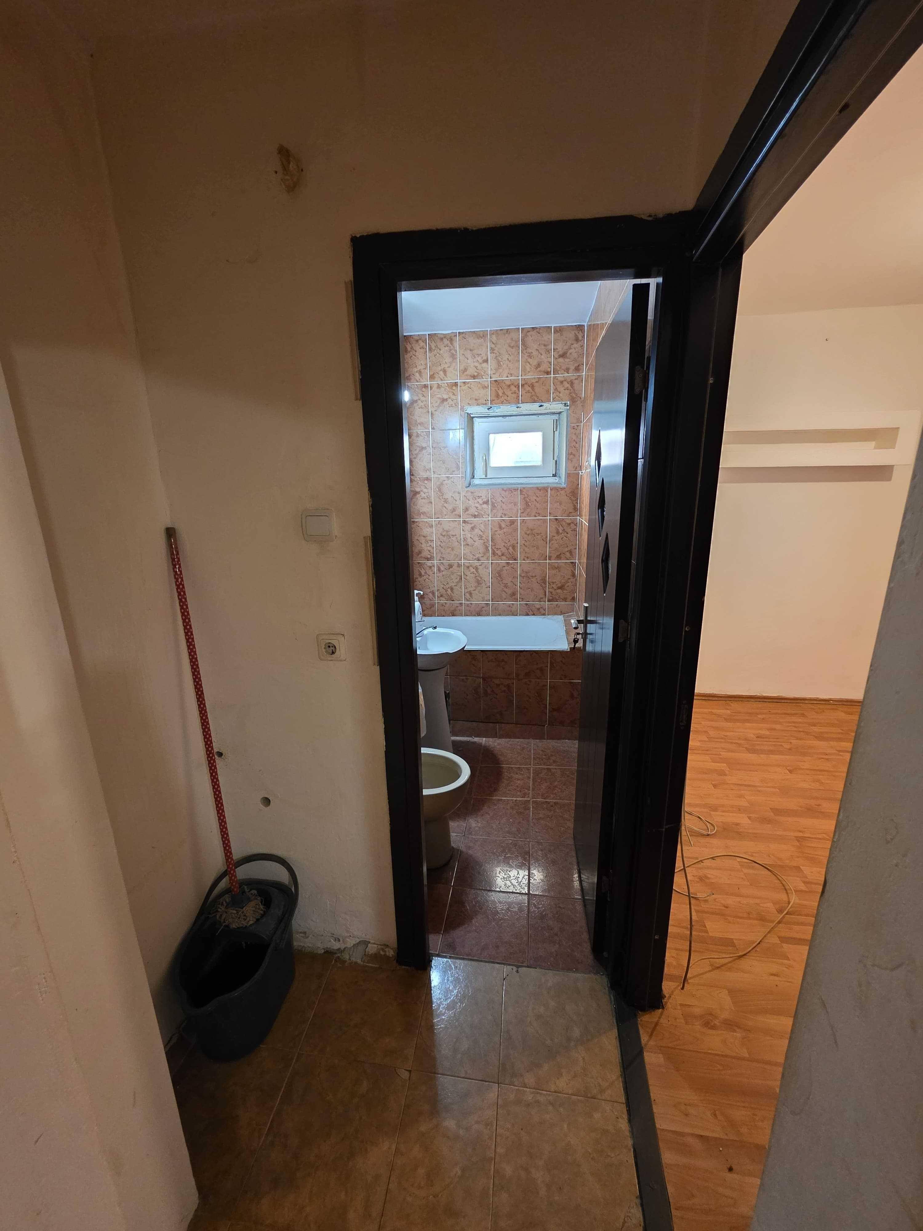 Apartament 2 camere semidecomandate