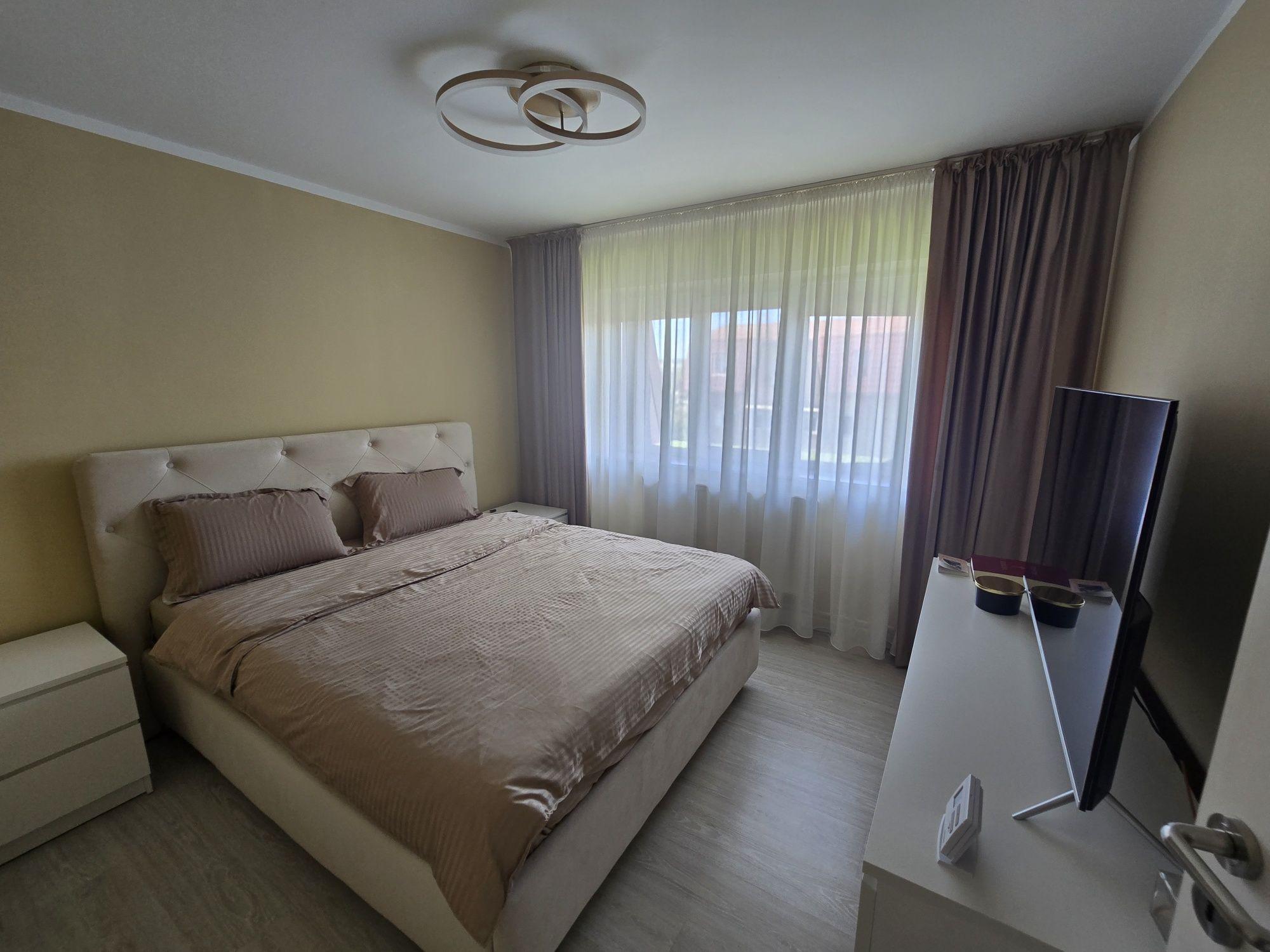 Apartament 2 camere decomandat Rovine. Complet mobilat si utilat. Centrala proprie/AC.