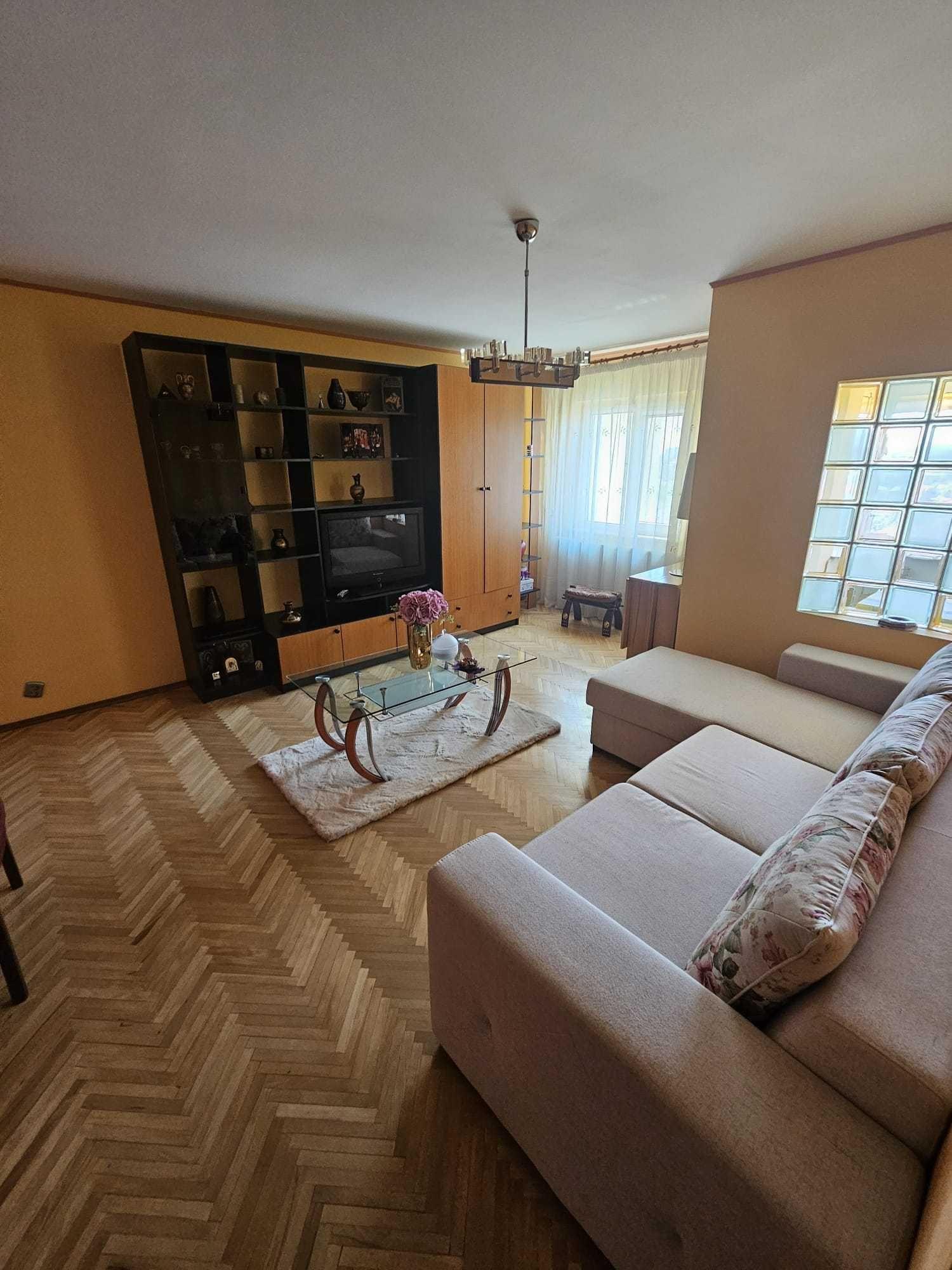 Apartament decomandat 4 camere proprietar
