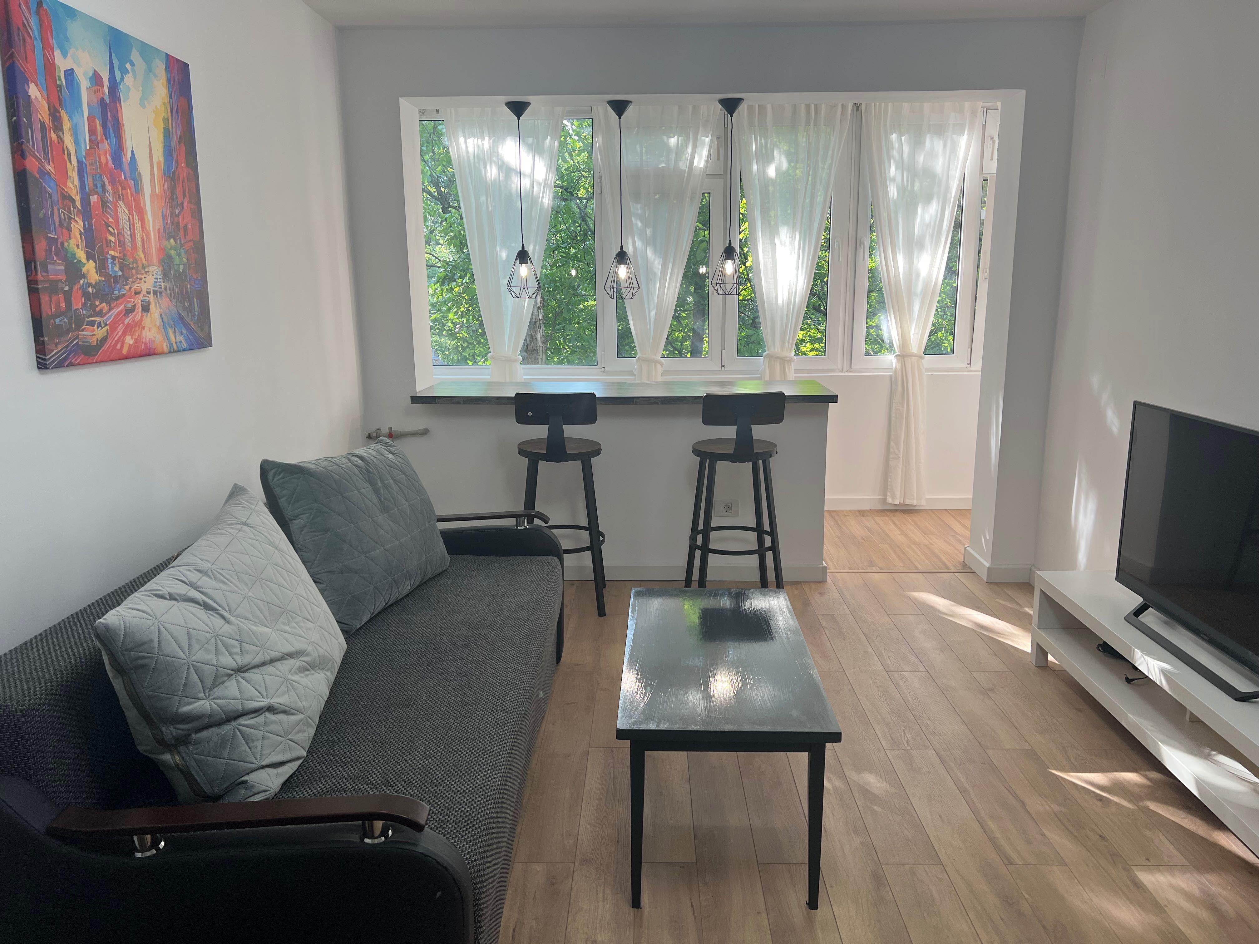 Apartament 2 camere decomandat • Pajura • renovat complet • metrou Jiului