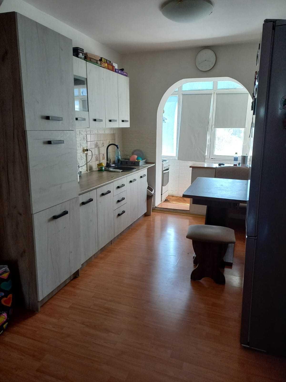 Apartament 3 camere - Vitan, Aleea Lacramioarei | 2 Băi | 2 Balcoane | Bloc Reabilitat | Decomandat
