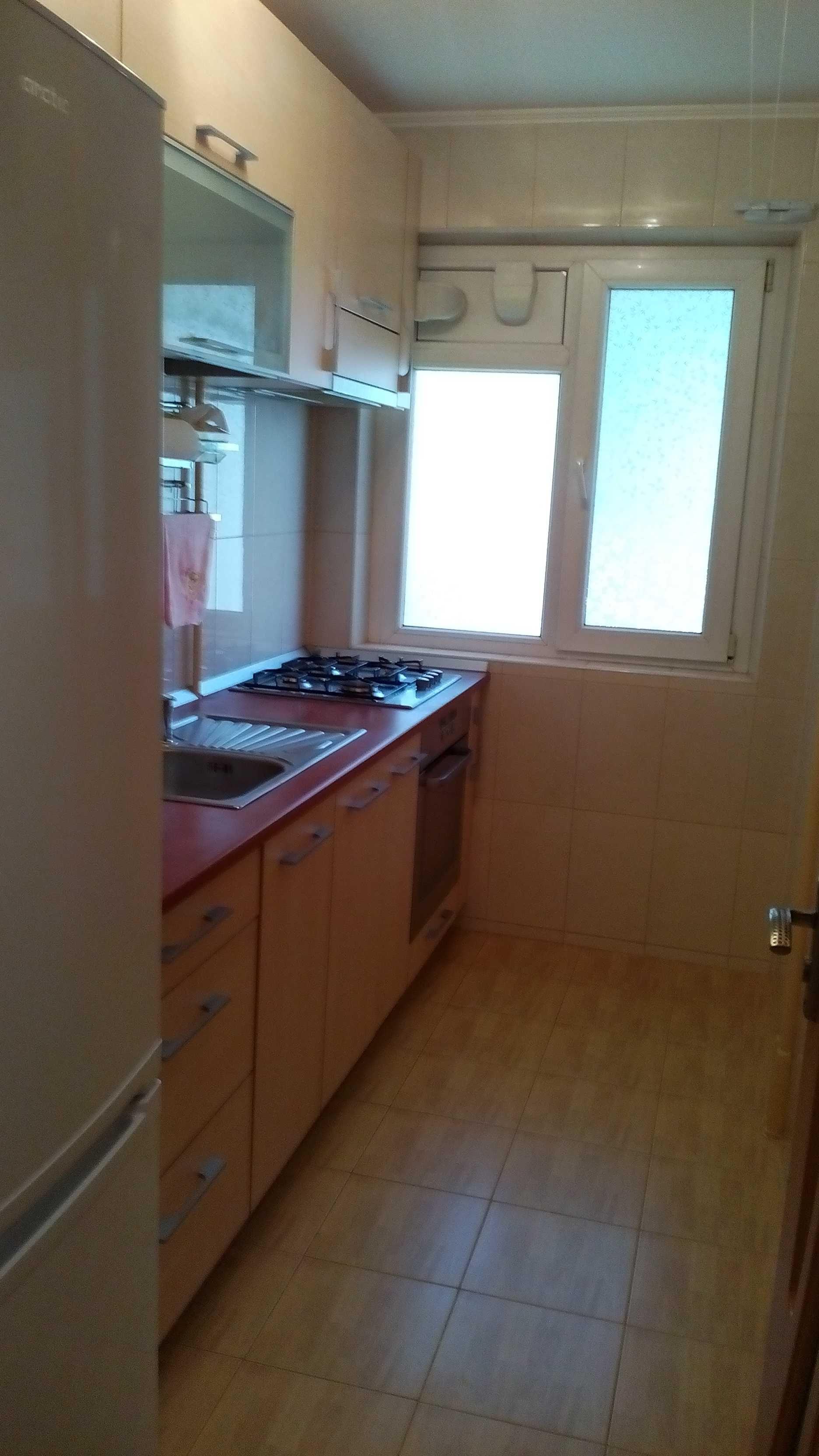 Închiriez Apartament 2 Camere Berceni | Parcare | AC | Mobilat Complet | 400 €.