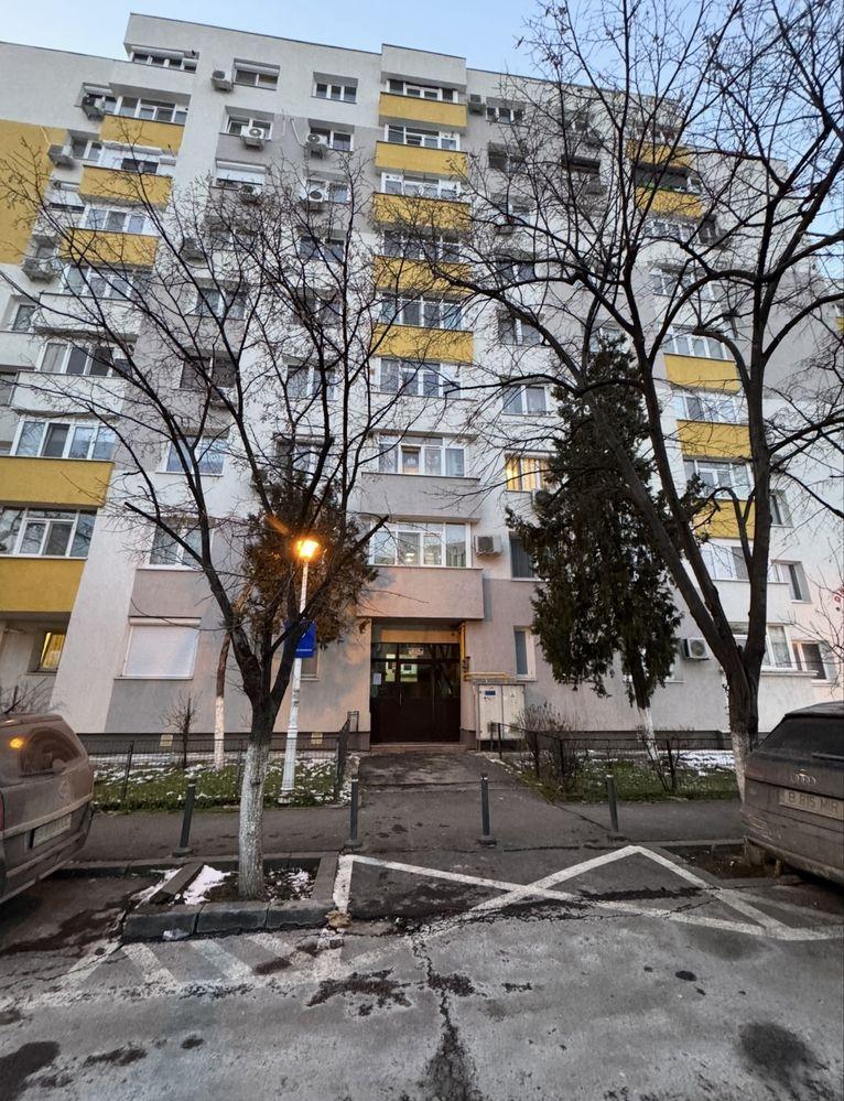 Vand apartament 3 camere