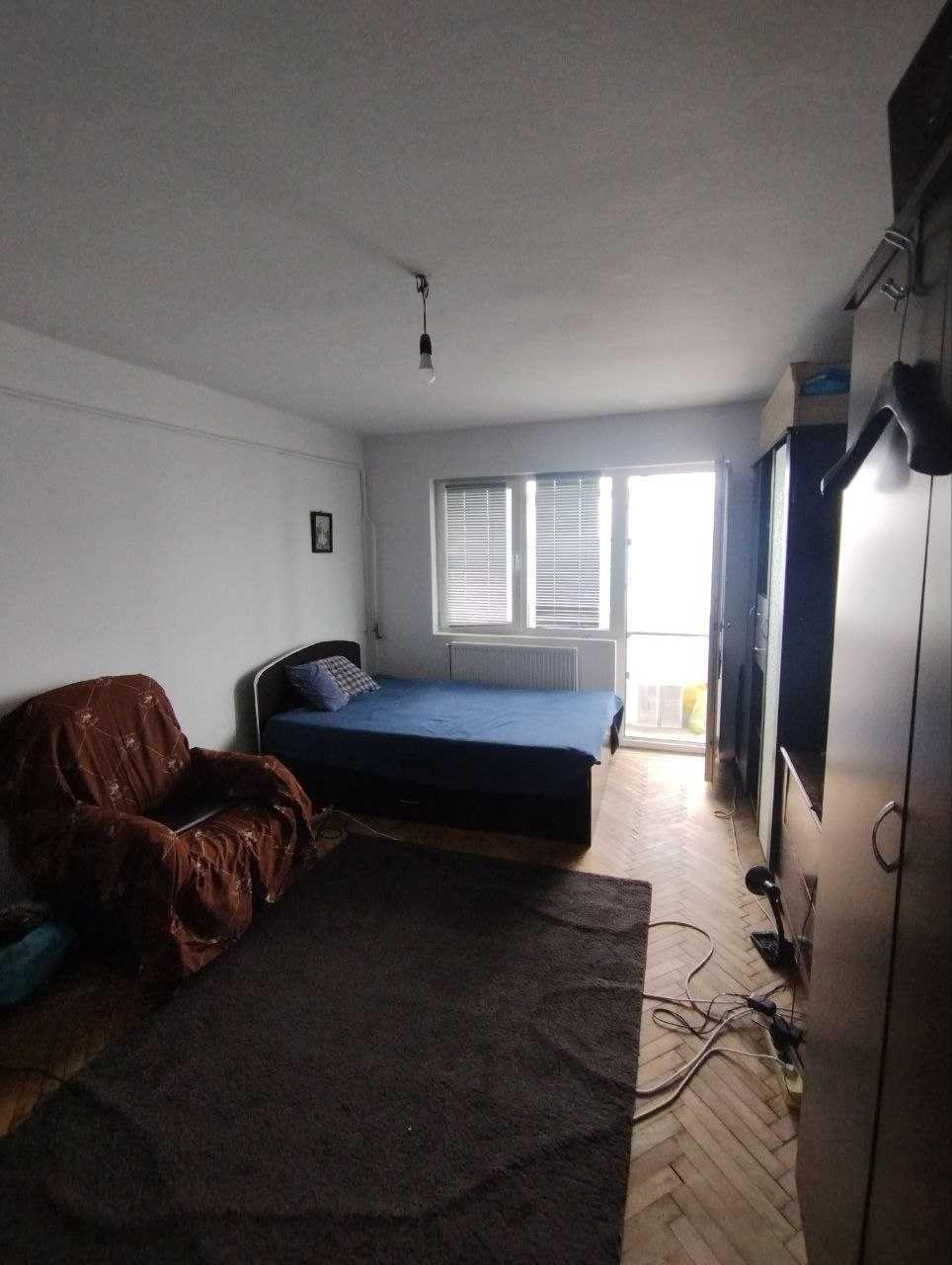 Propietar Vand Apartament 2 camere decomandat 50 mp Centrală Ariston Noua pe cupru , etaj 4/4 – Acoperis Hidroizolat Fara Infiltratii Razboieni