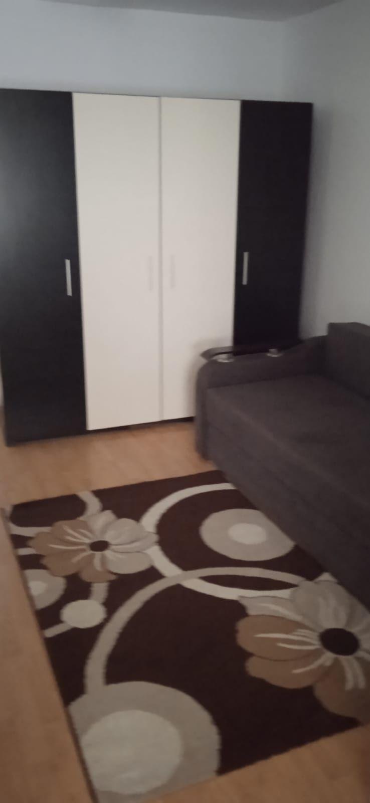 Inchiriez garsonieră baza 3