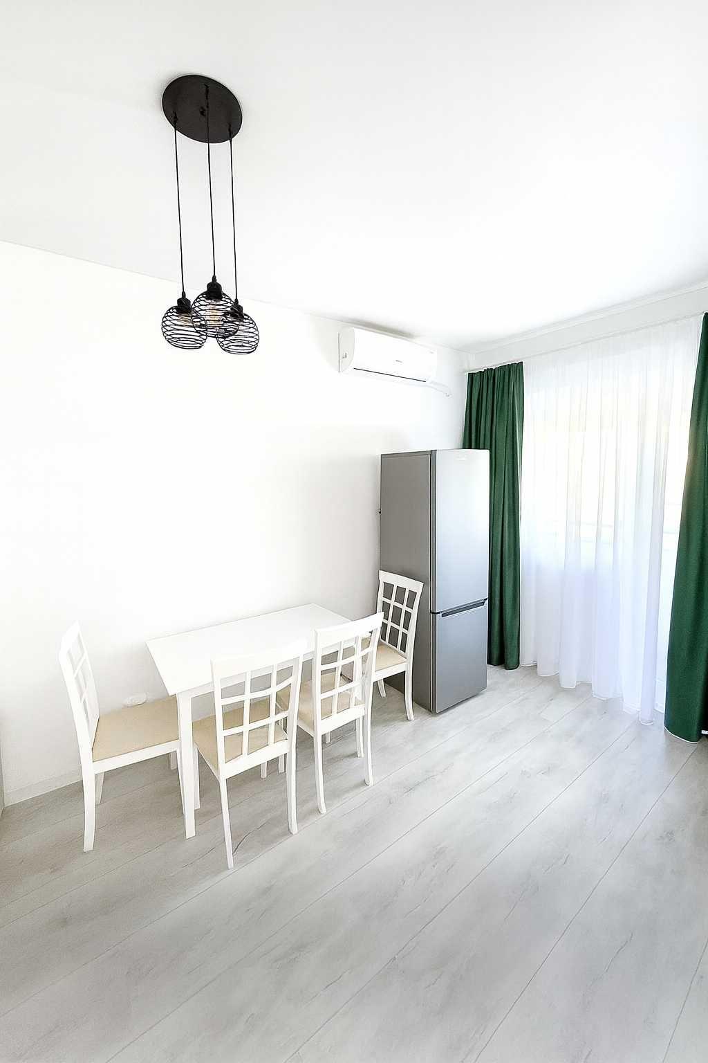 Persoana Fizica Inchiriez apartament cu doua camere