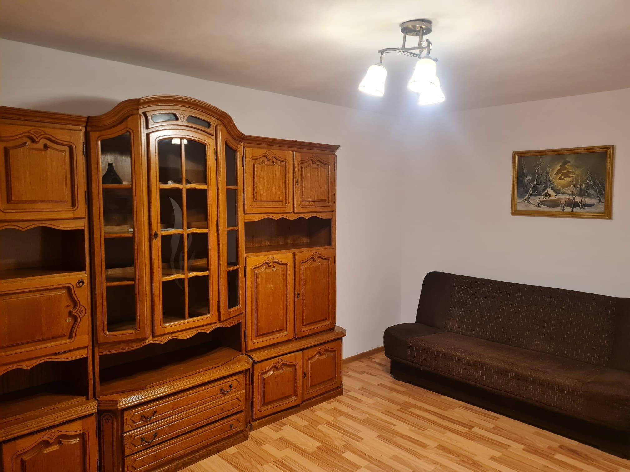 Apartament de închiriat - zona Piața Nicolina