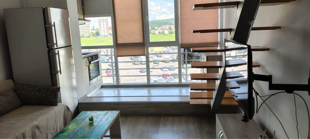 Inchriez apartamen  tip mansarda