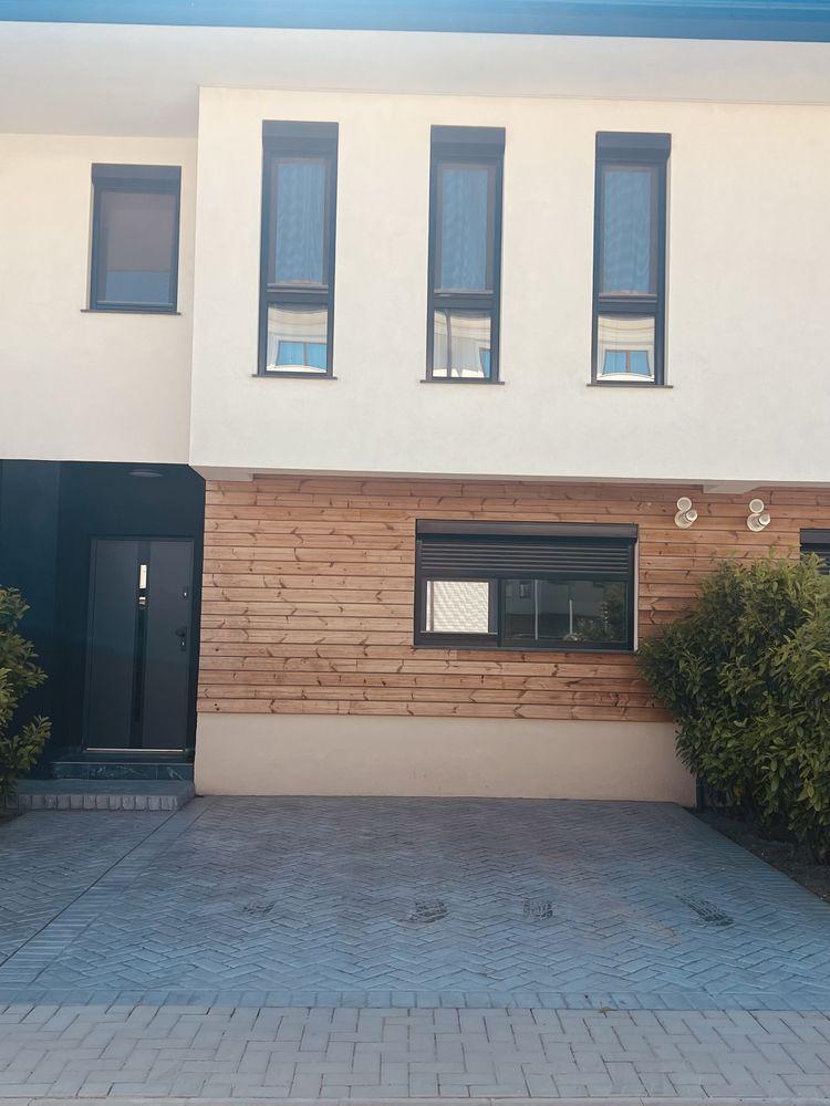 P.F! De vanzare casă înșiruită în complexul Esq village 3