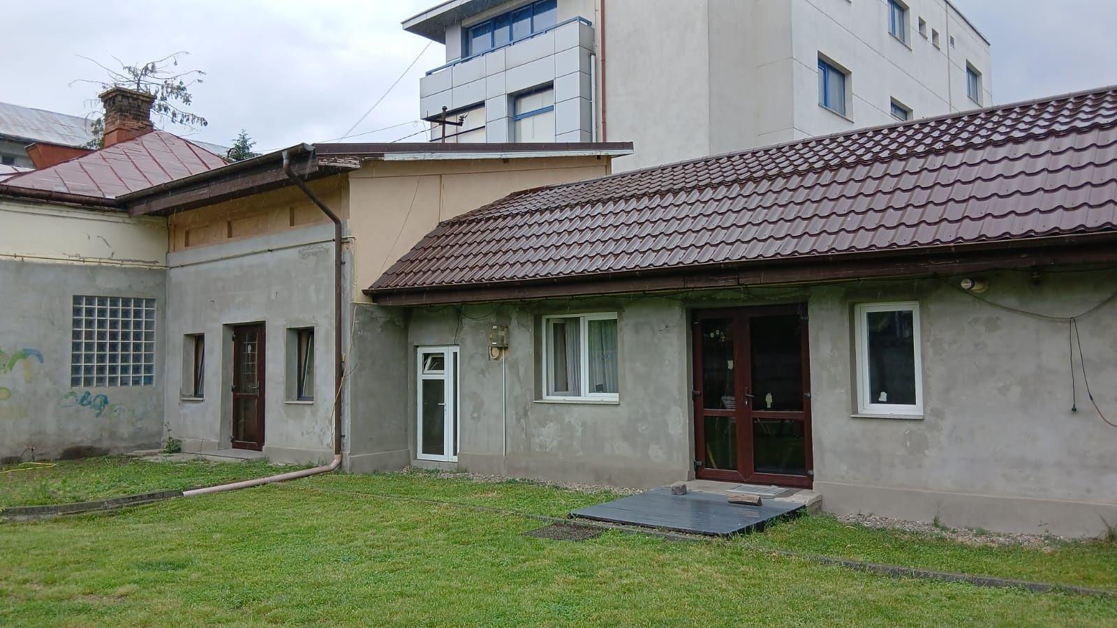 Teren si casa de vanzare