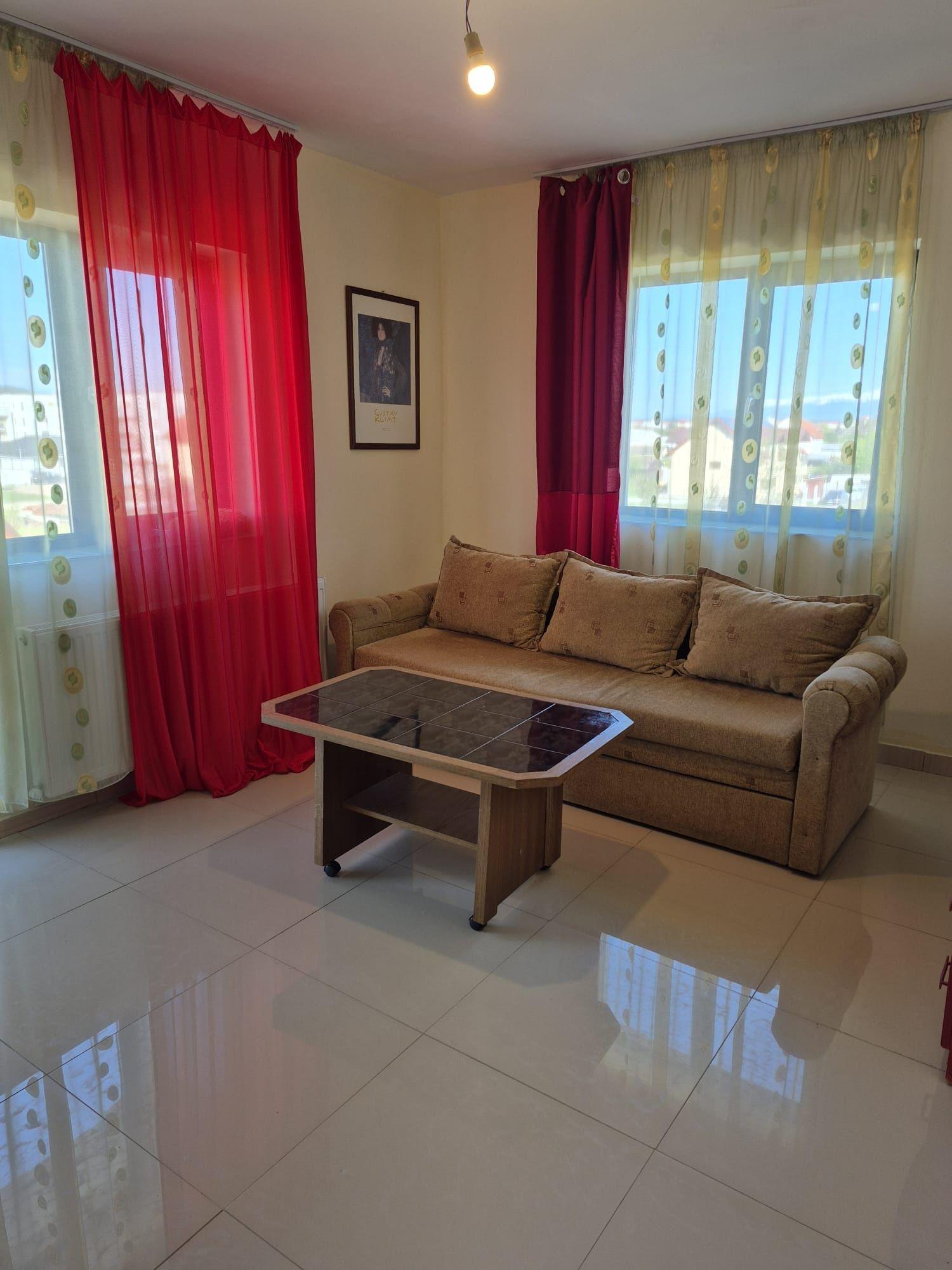 Inchiriez  apartament