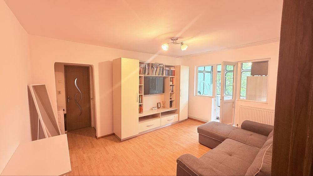 Apartament 2 camere de vânzare, mobilat, zonă liniștită – centrală, balcon, boxă, aproape de Lidl/USV