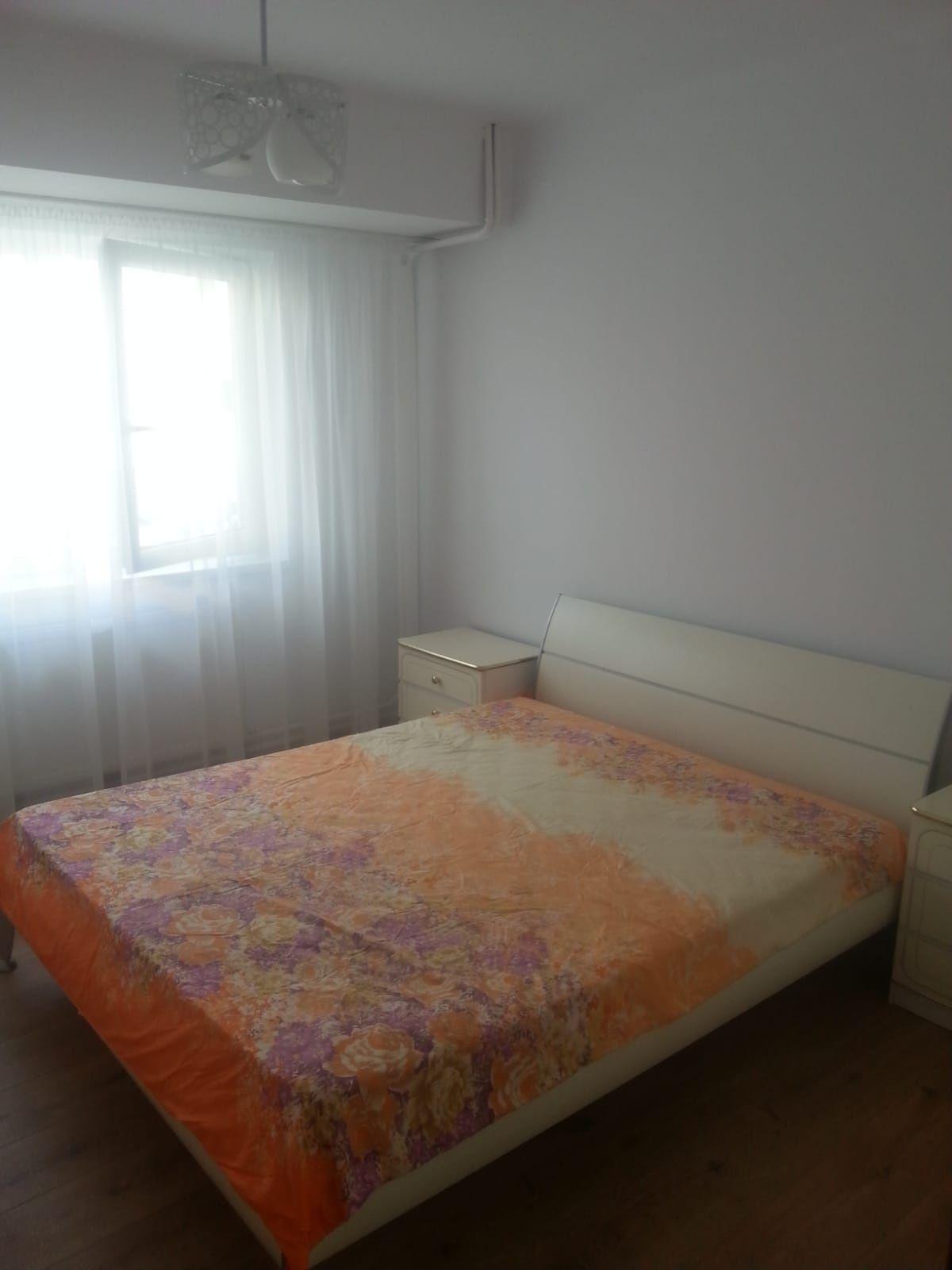 Inchiriez apartament cu 2 dormitoare, mobilat si utilat, central