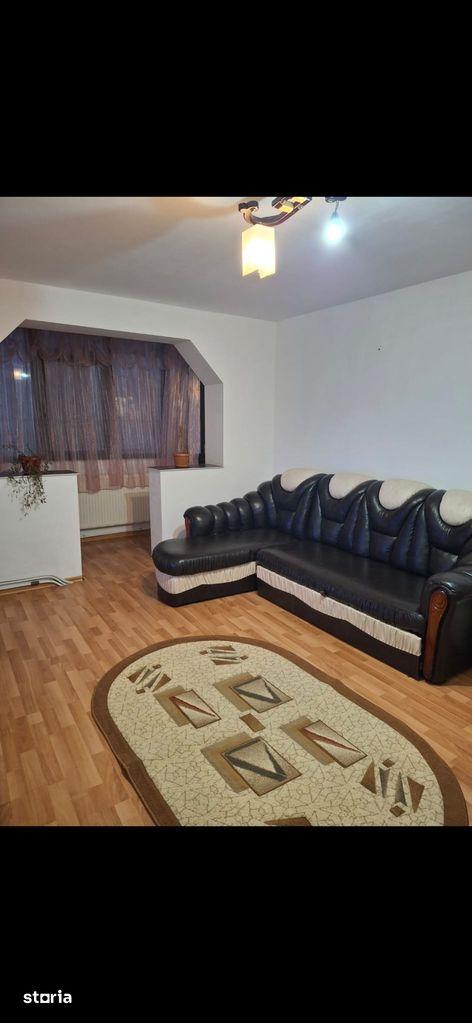 Închiriez apartament cu două camere