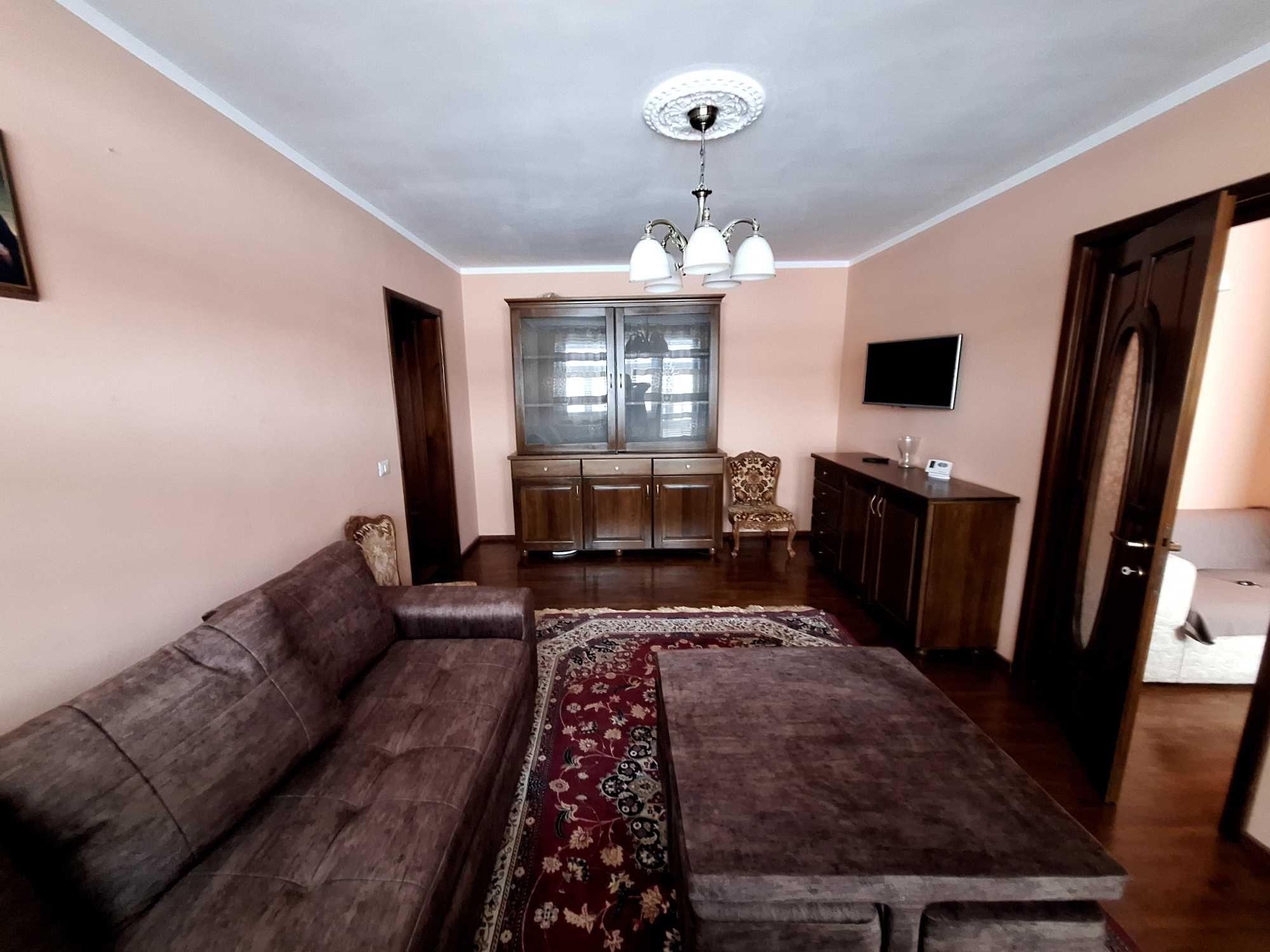 Se vinde apartament cu 3 camere mobilat si utilat! - imagine 1