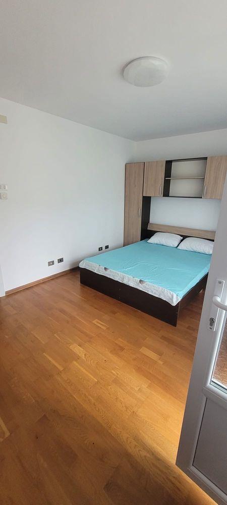 Dau in chirie un apartament  cu 2 camere in precista renovat total  300€ pe luna