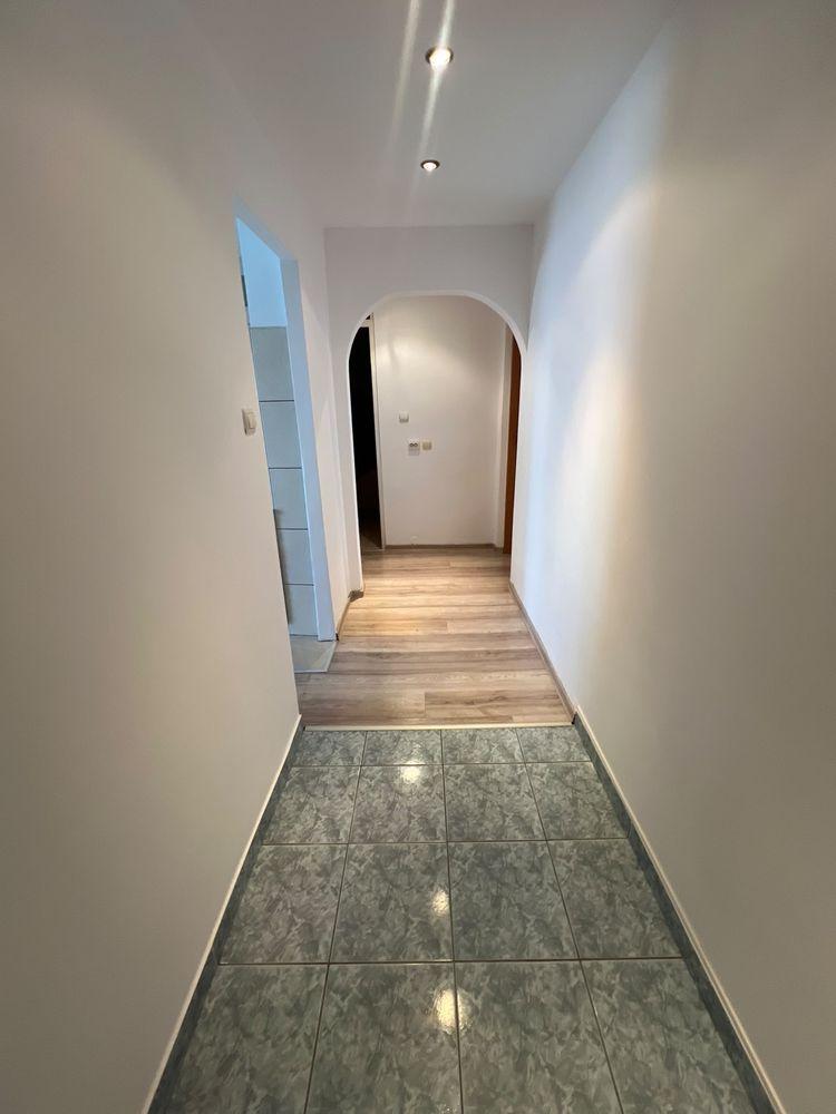 Apartament 2 dormitoare- spatios, zona centrala, etaj intermediar, cu parcare