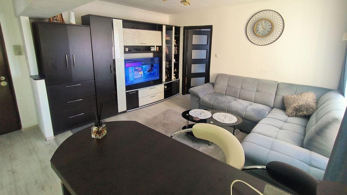 Apartament 2 camere Semidecomandat, Winmarkt