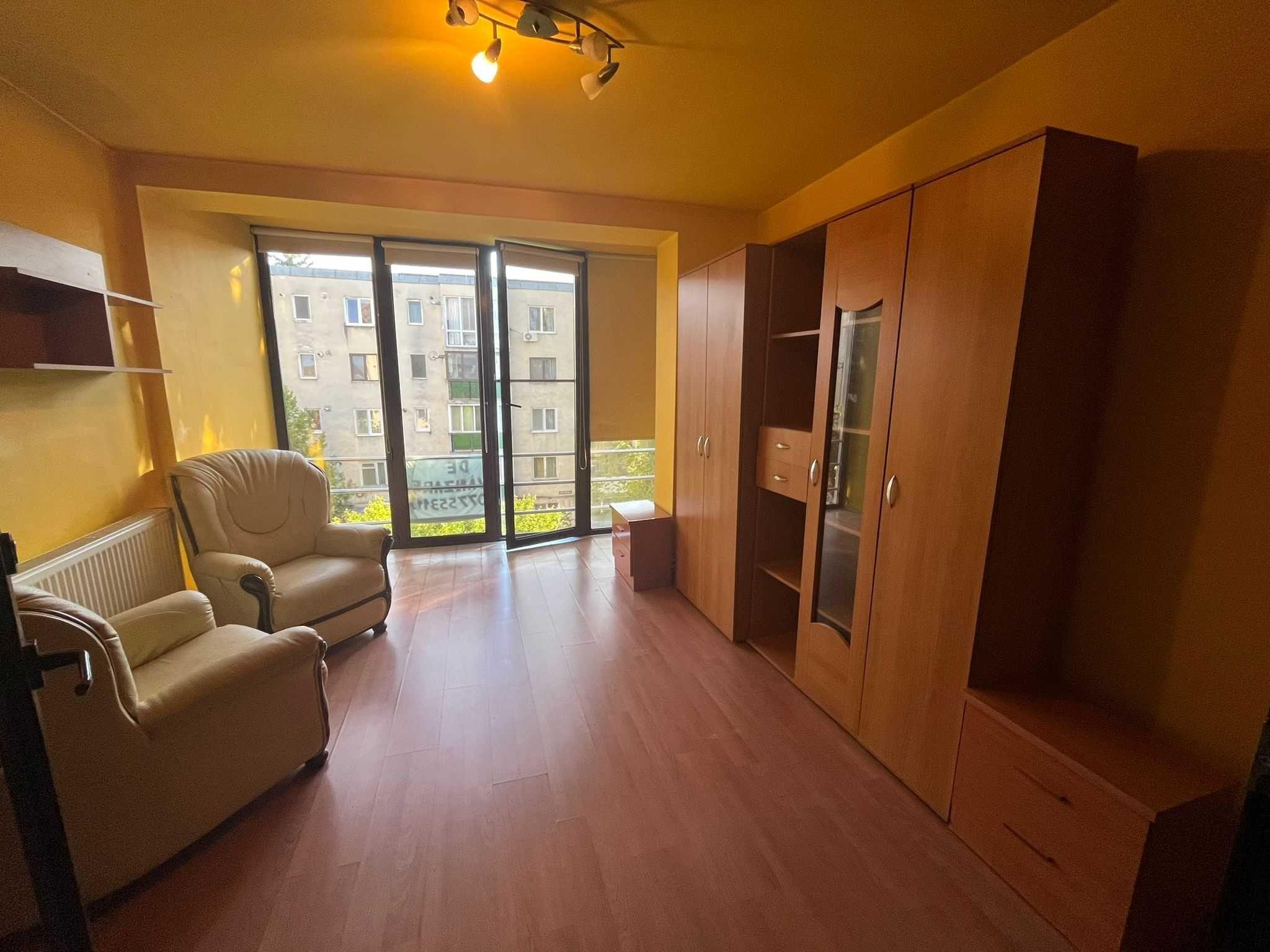 Apartament mobilat 3 camere Aleea Plopilor zona Decebal