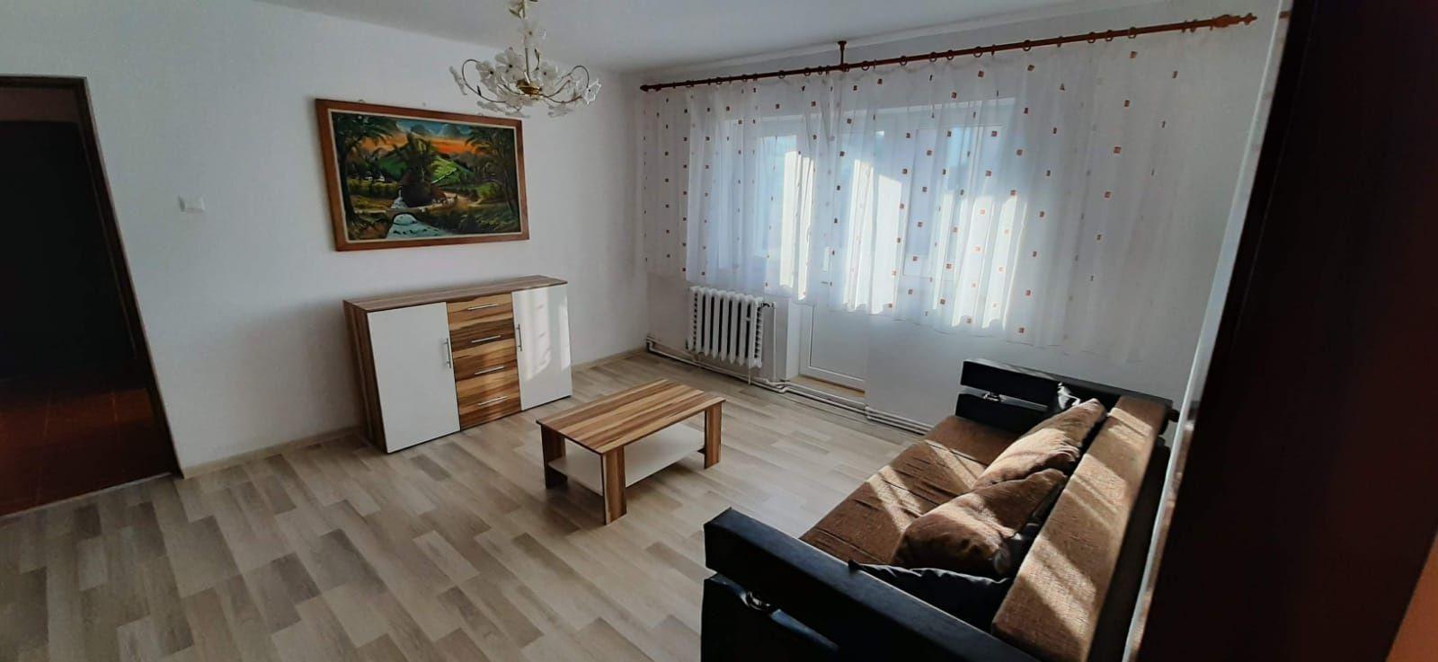 Închiriez apartament 2 camere zona centrală