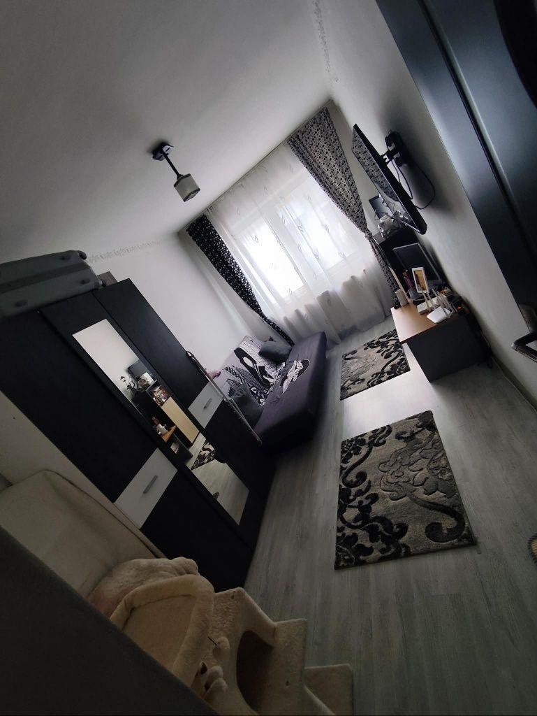 Apartament de vânzare 3 camere ,etaj 1 ,Aleea Plopilor, Târgu Jiu - imagine 1