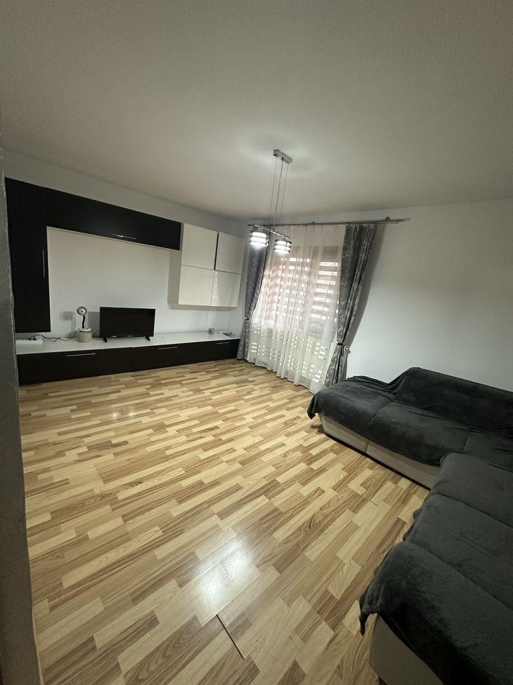 Inchiriez apartament 2 camere ,strada 9 Mai,54m