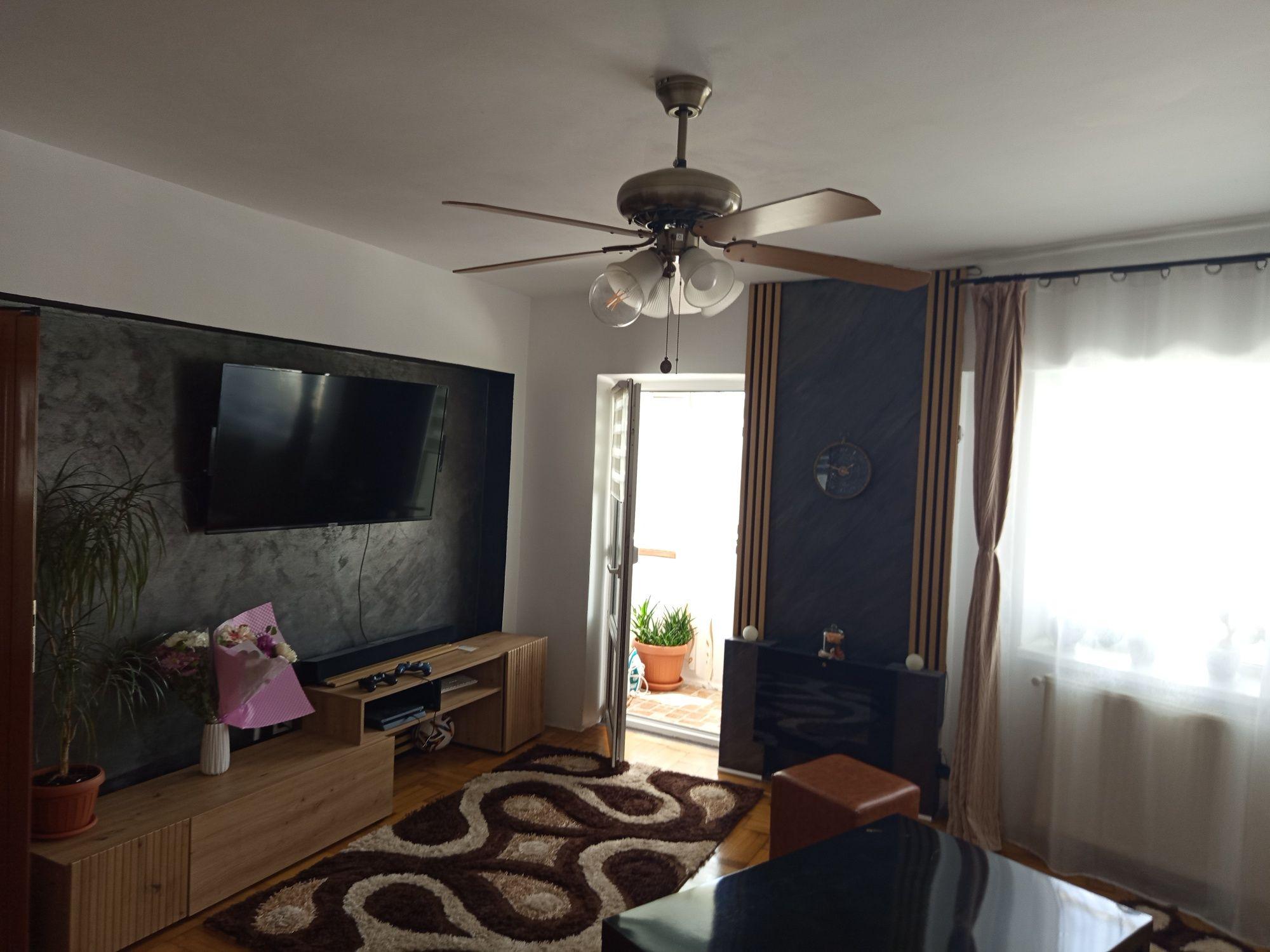 Apartament 3 camere etaj 2 decomandat confort 1 renovat integral