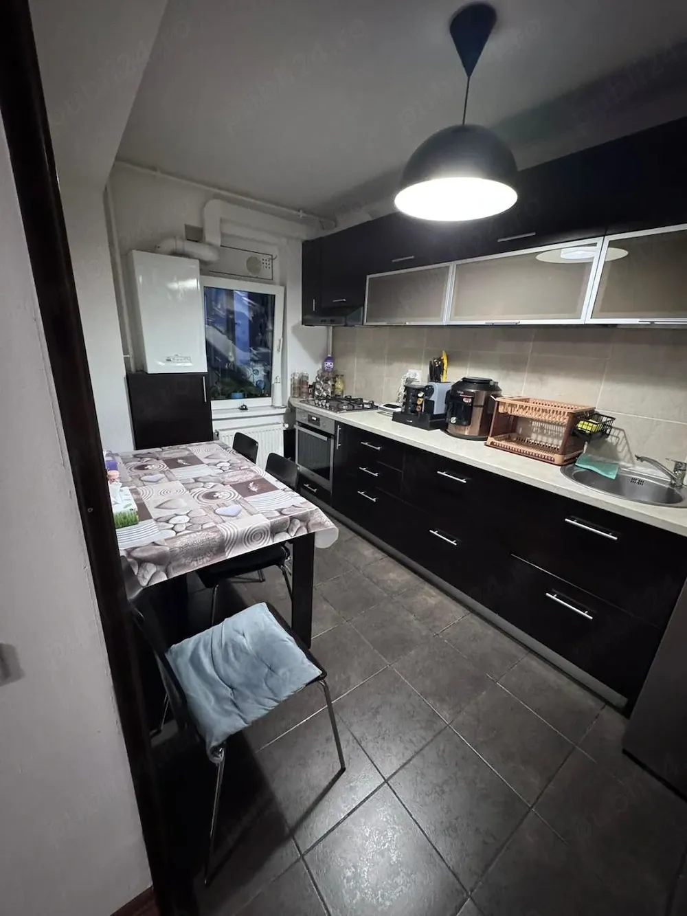 Vând apartament 2 camere Strada Laurentiu Raiciu nr.1C, la intrare in Popesti Leordeni